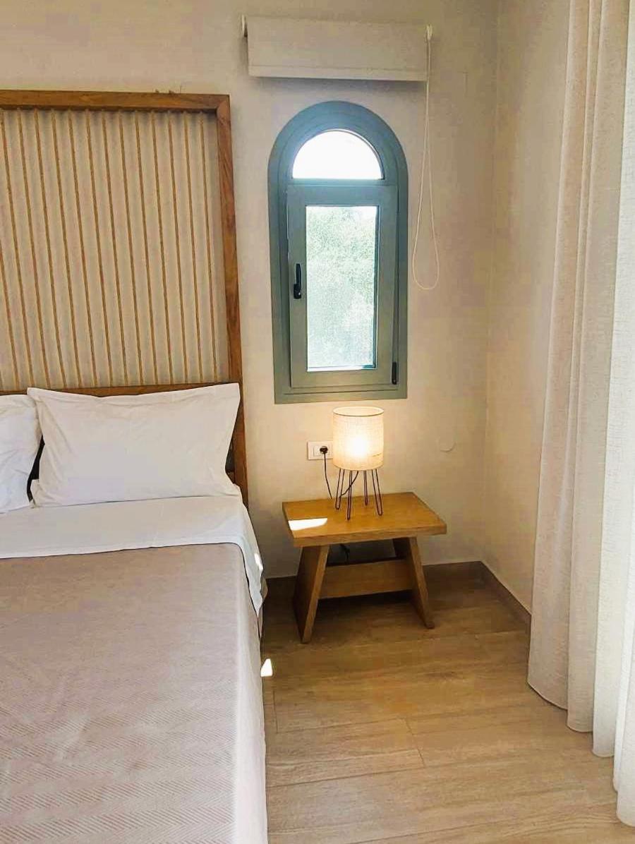 Deluxe Double Room with Balcony - Photo 27