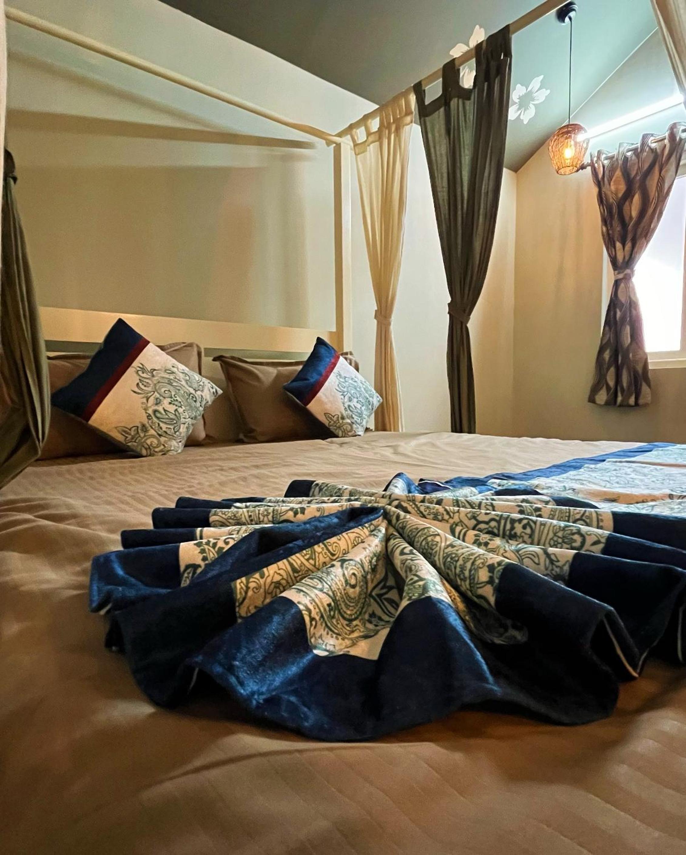 Deluxe King Suite