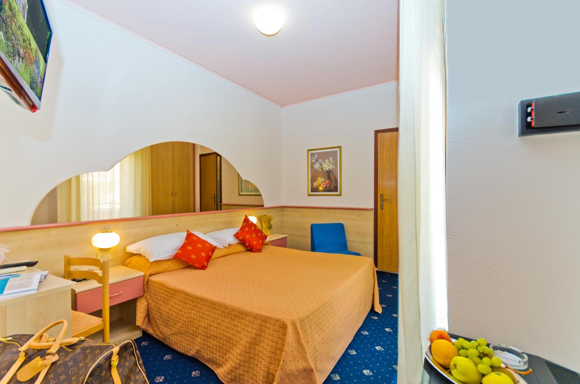 Double Room with Balcony photo 2