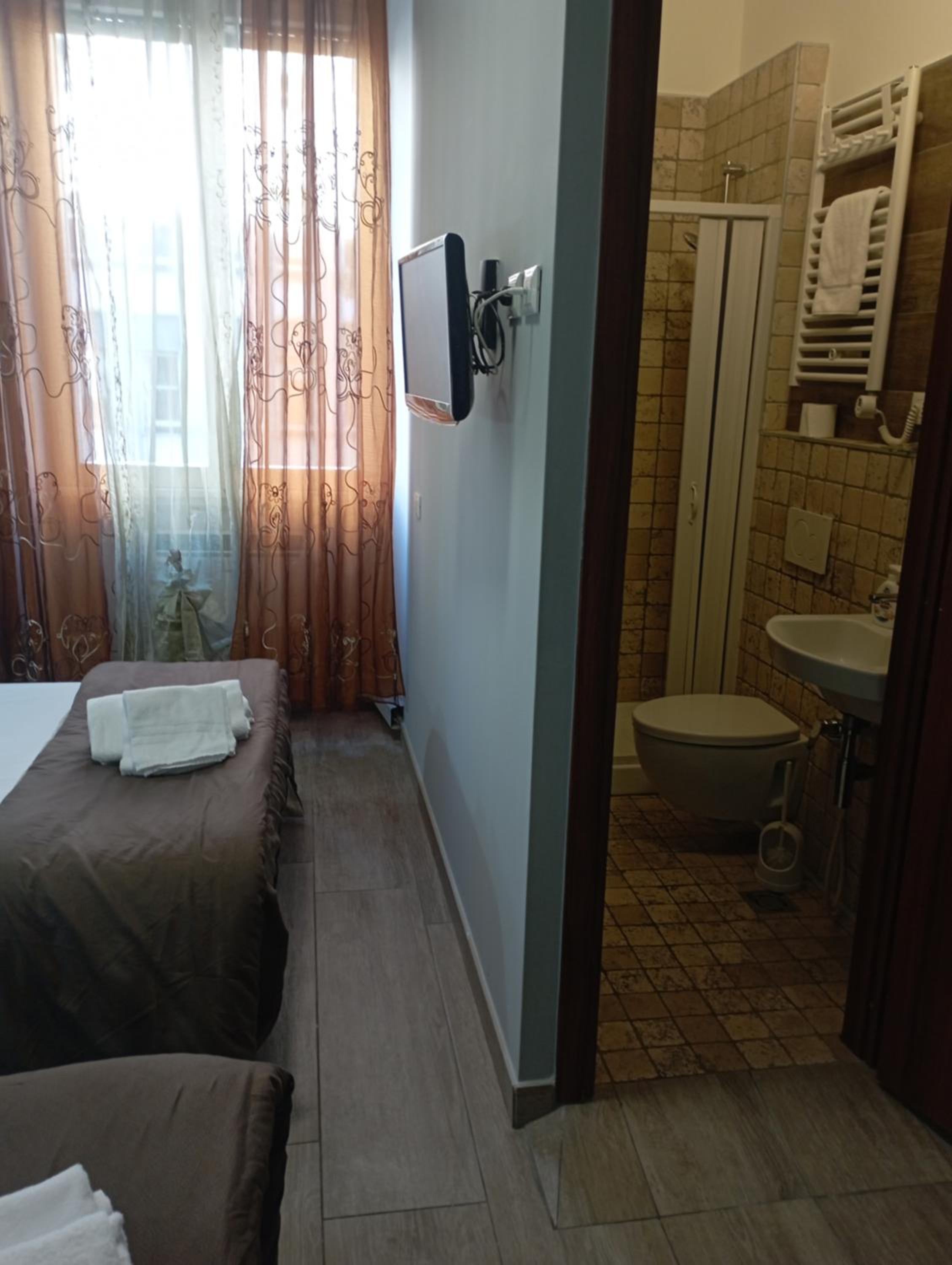 Executive Queen Room with Two Queen Beds photo 2