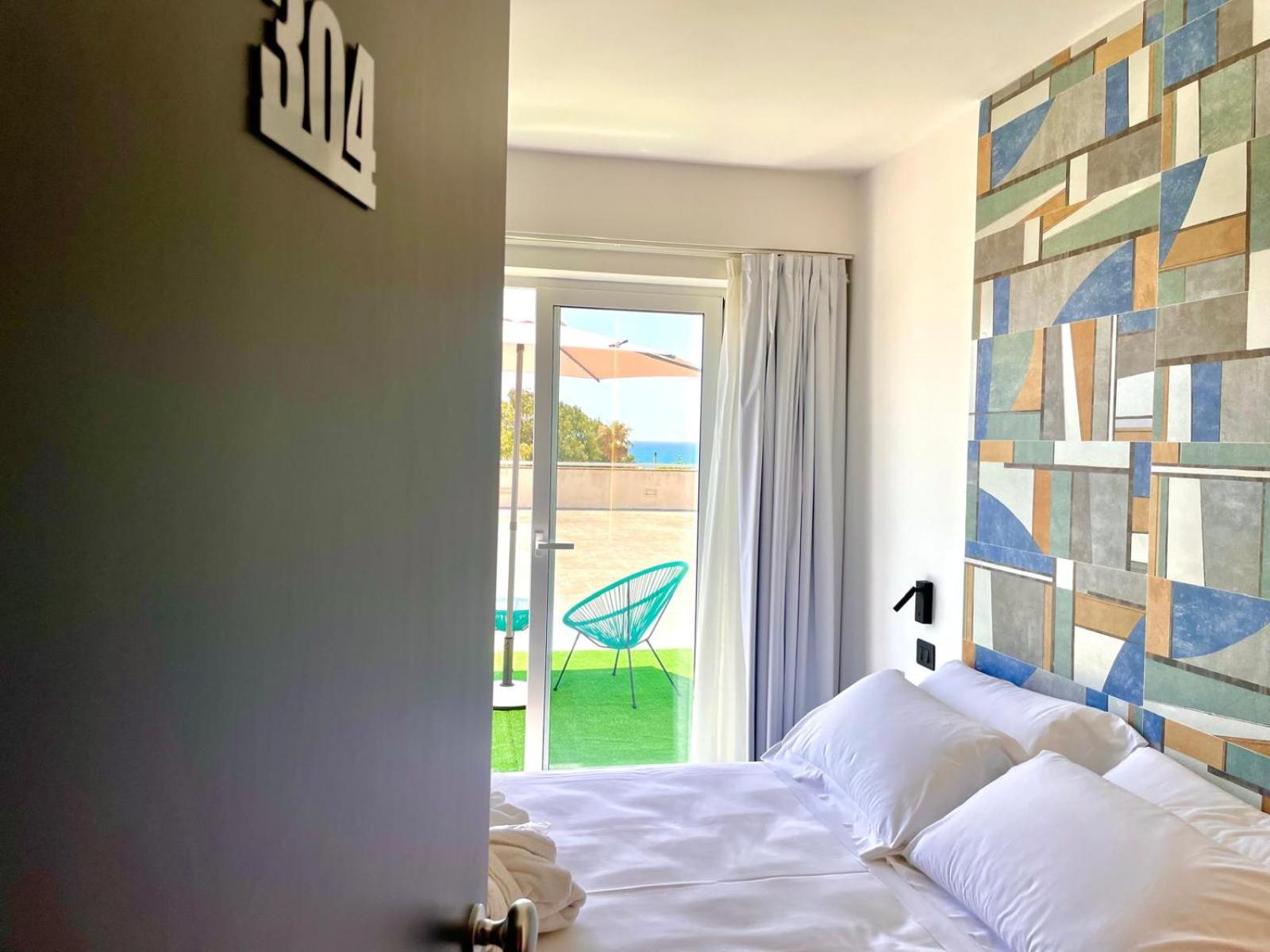 Deluxe Double Room with Sea View - Photo 1