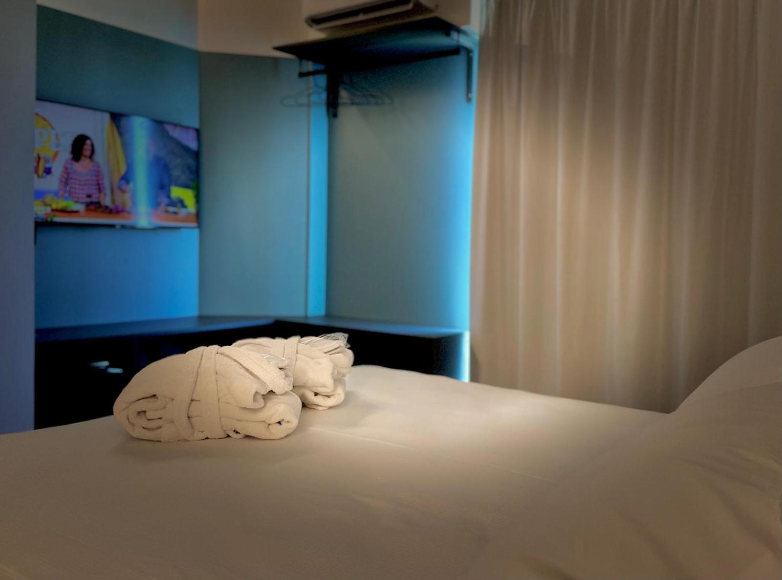 Deluxe Double Room with Sea View - Photo 5