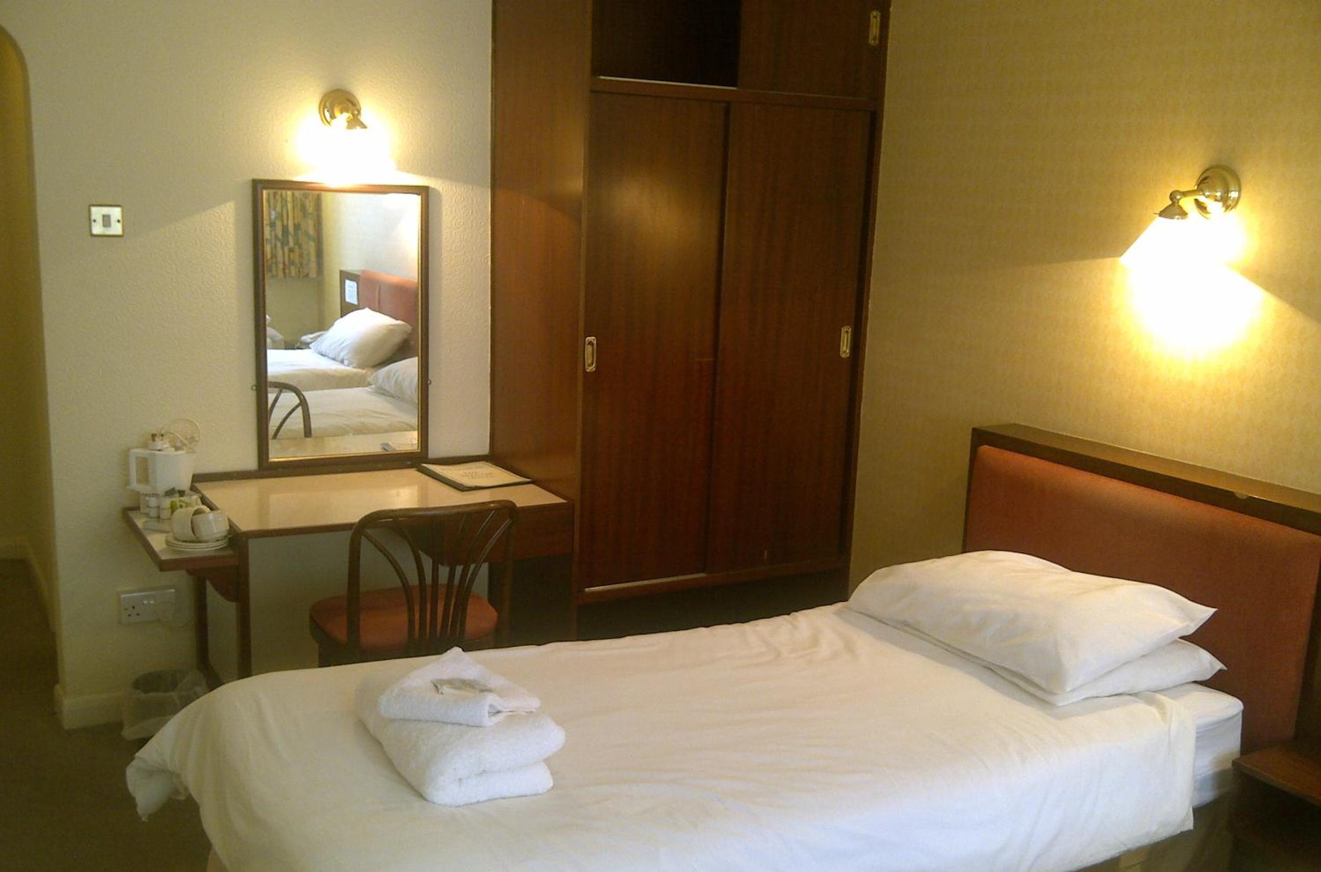 Twin Room Ensuite - Photo 8