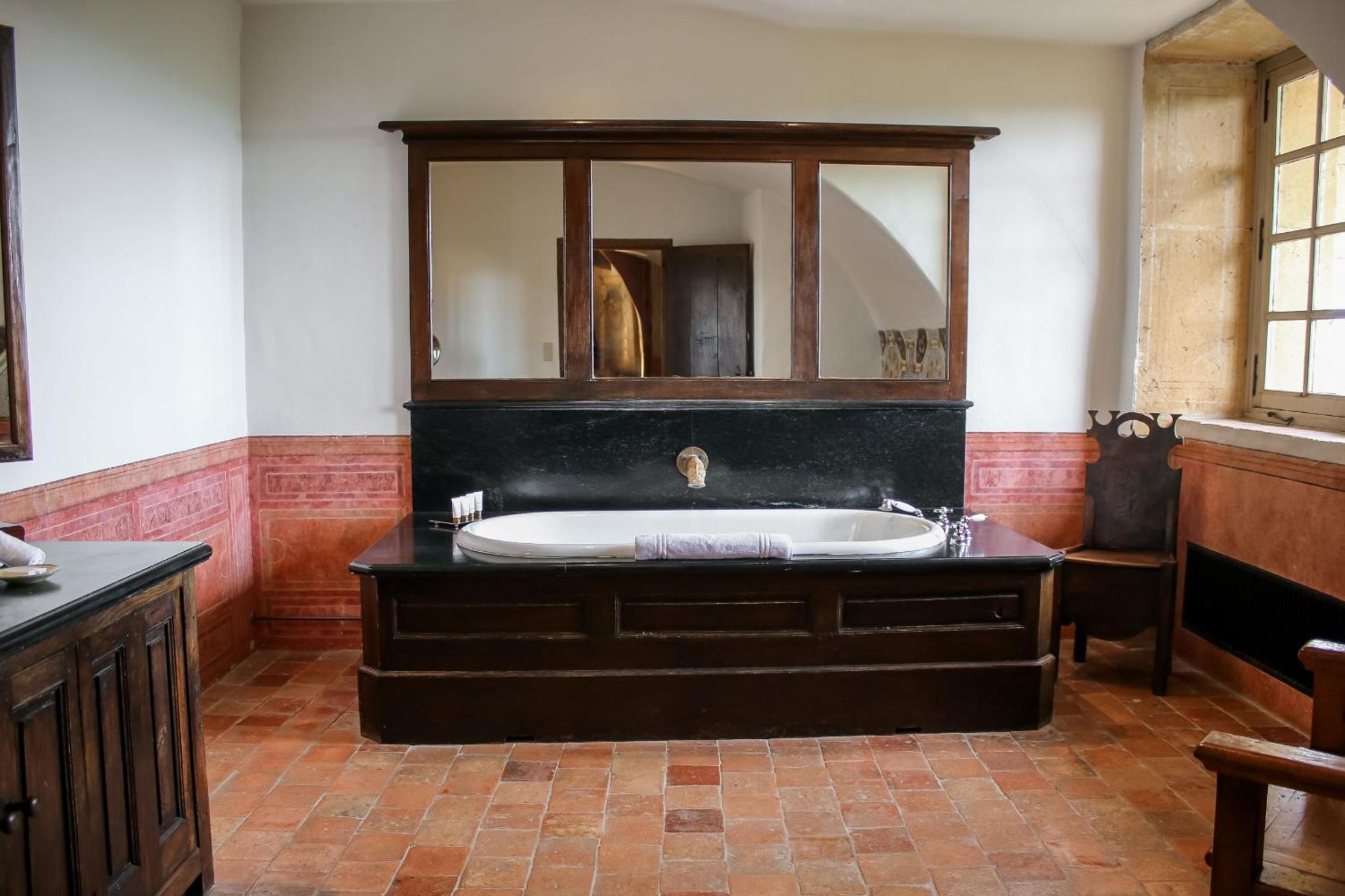 Superior Castle Suite photo 2