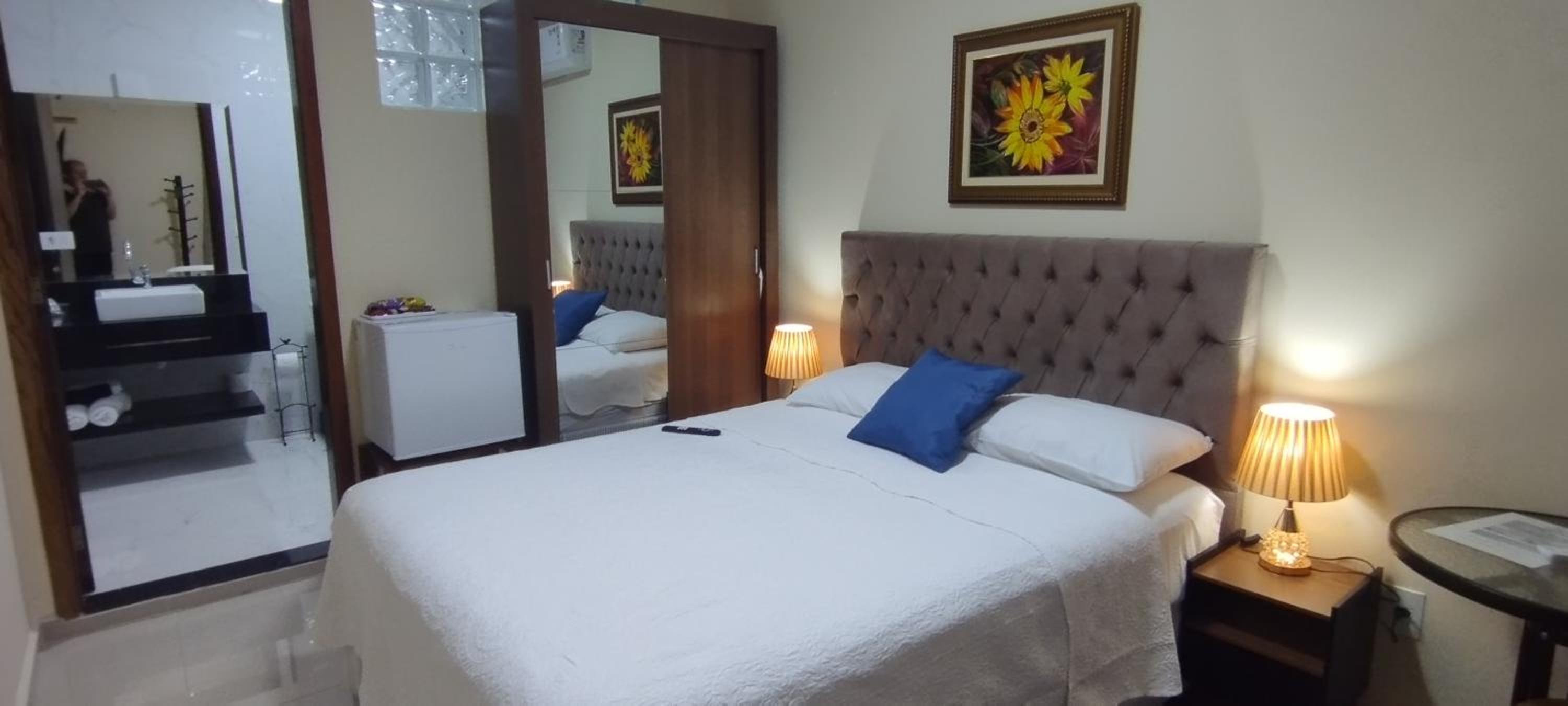 Queen Suite - Photo 2