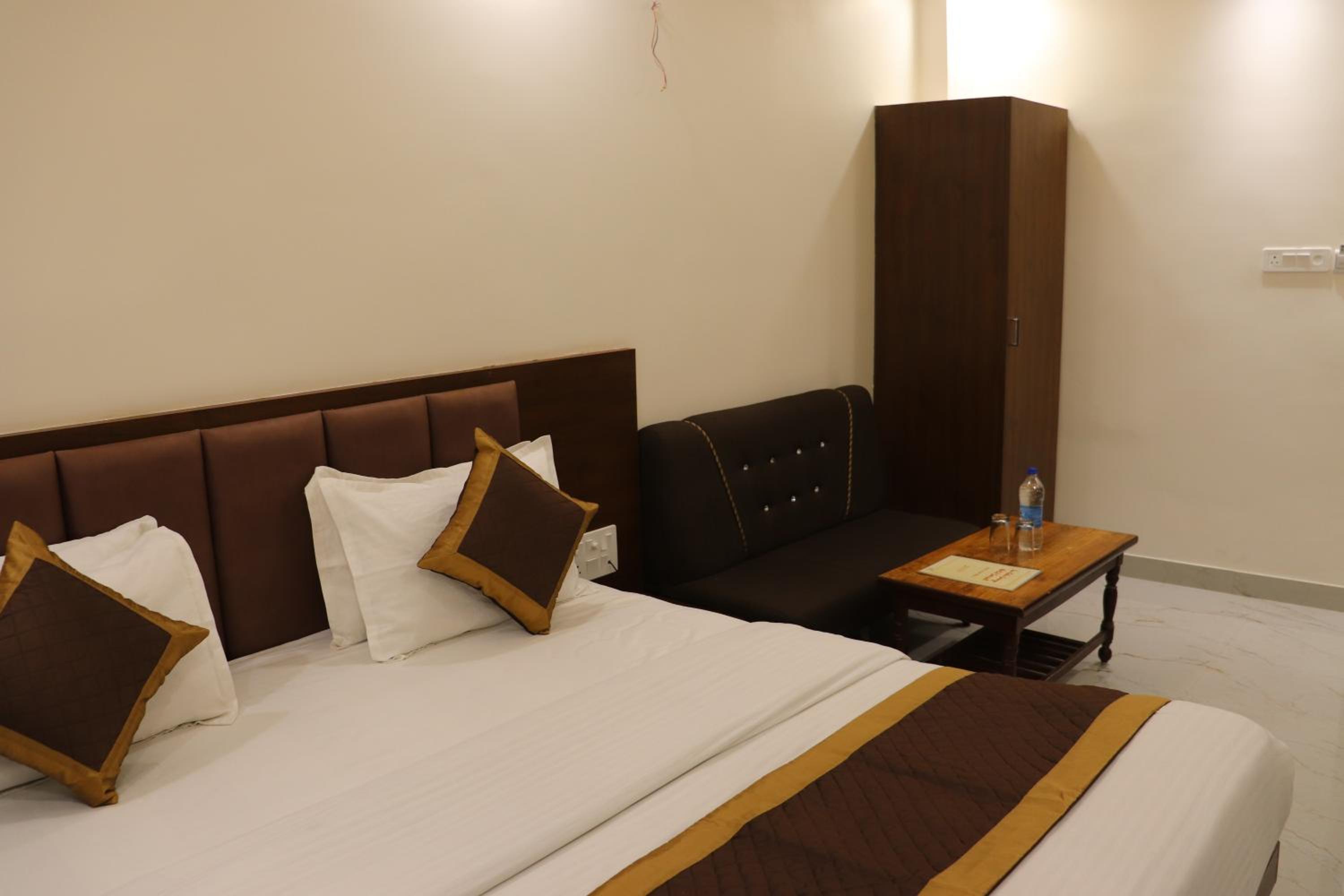 Deluxe Double Room - Photo 3