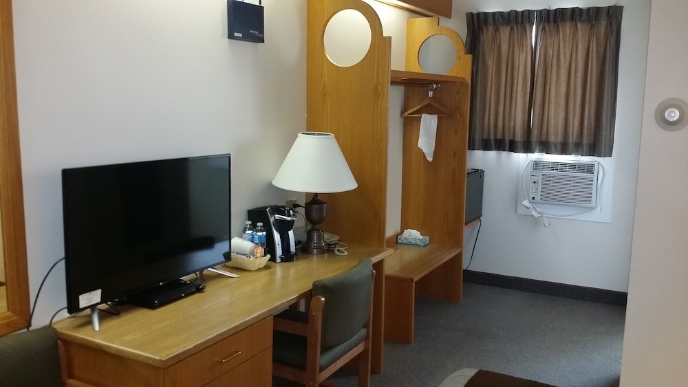 Standard Room, 2 Double Beds (No Pets) photo 2