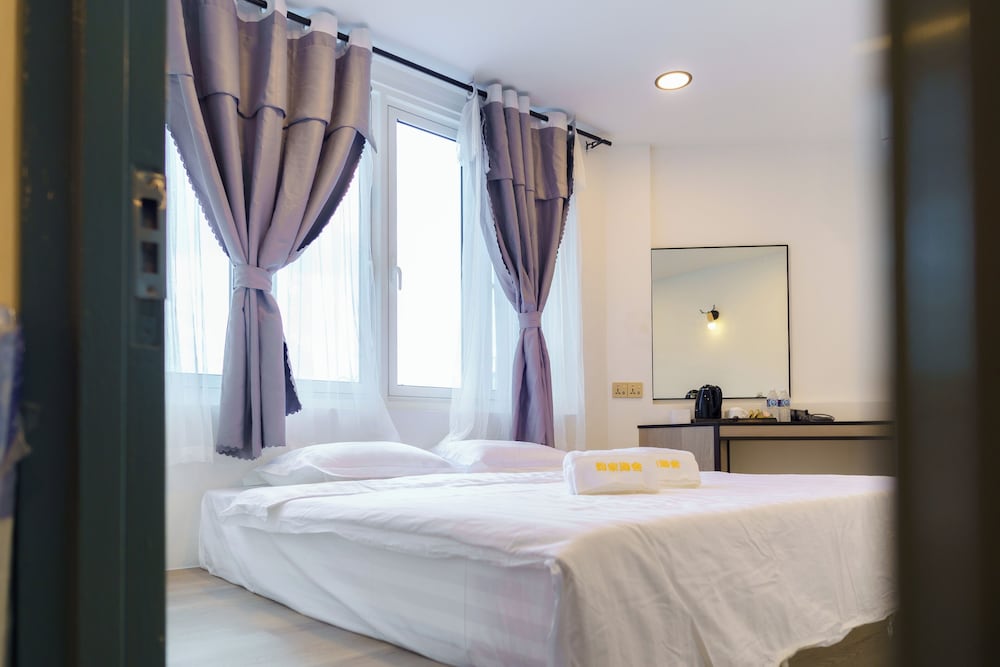 Comfort Room, 1 King Bed, Non Smoking