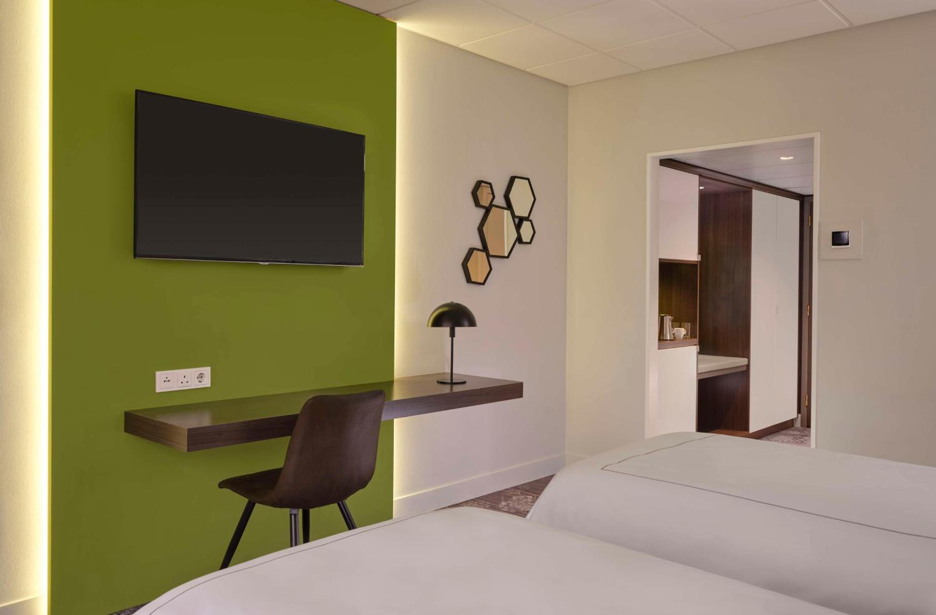 Superior Twin Room - Photo 4