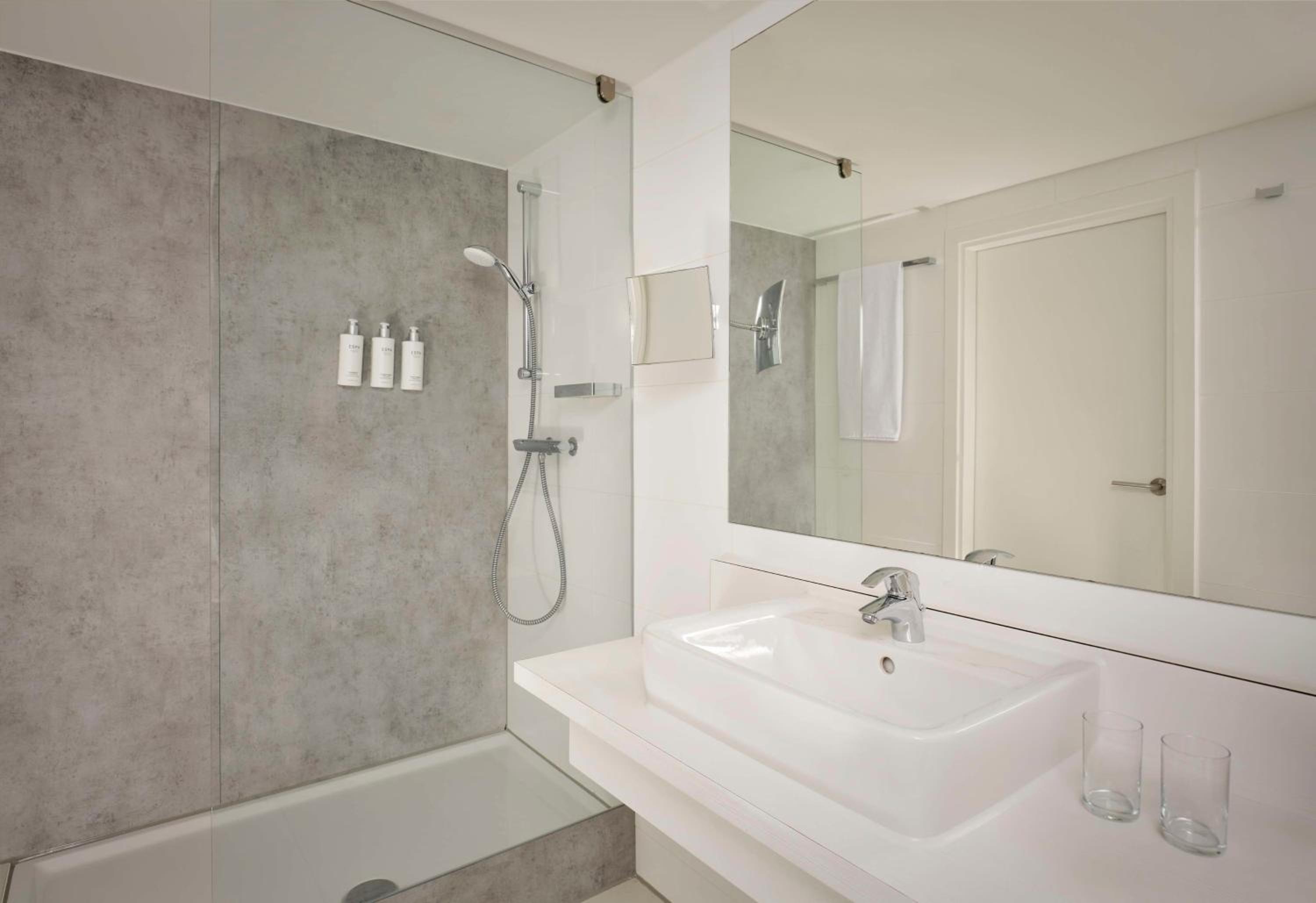 Business Suite photo 3