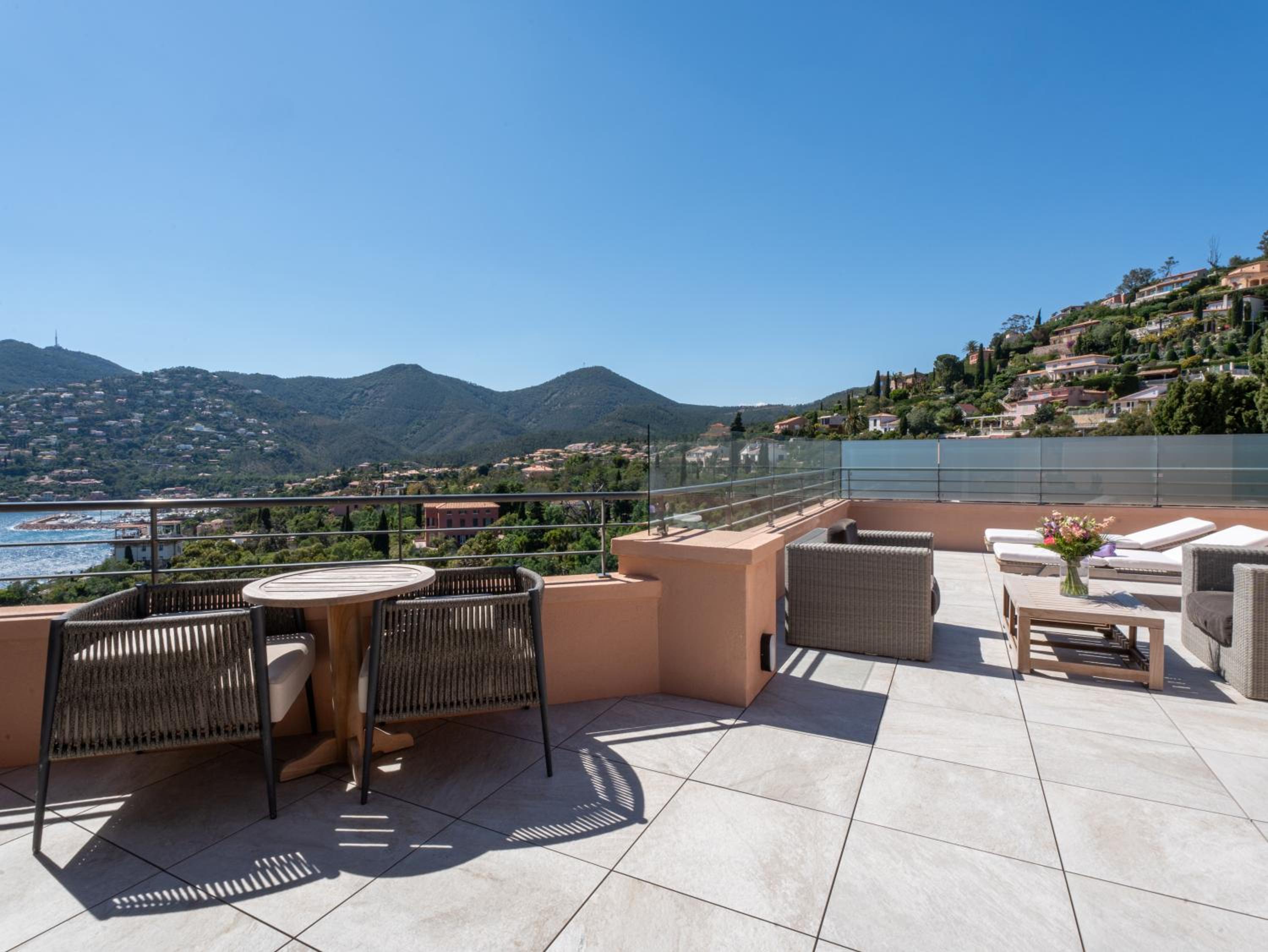Penthouse Suite photo 2