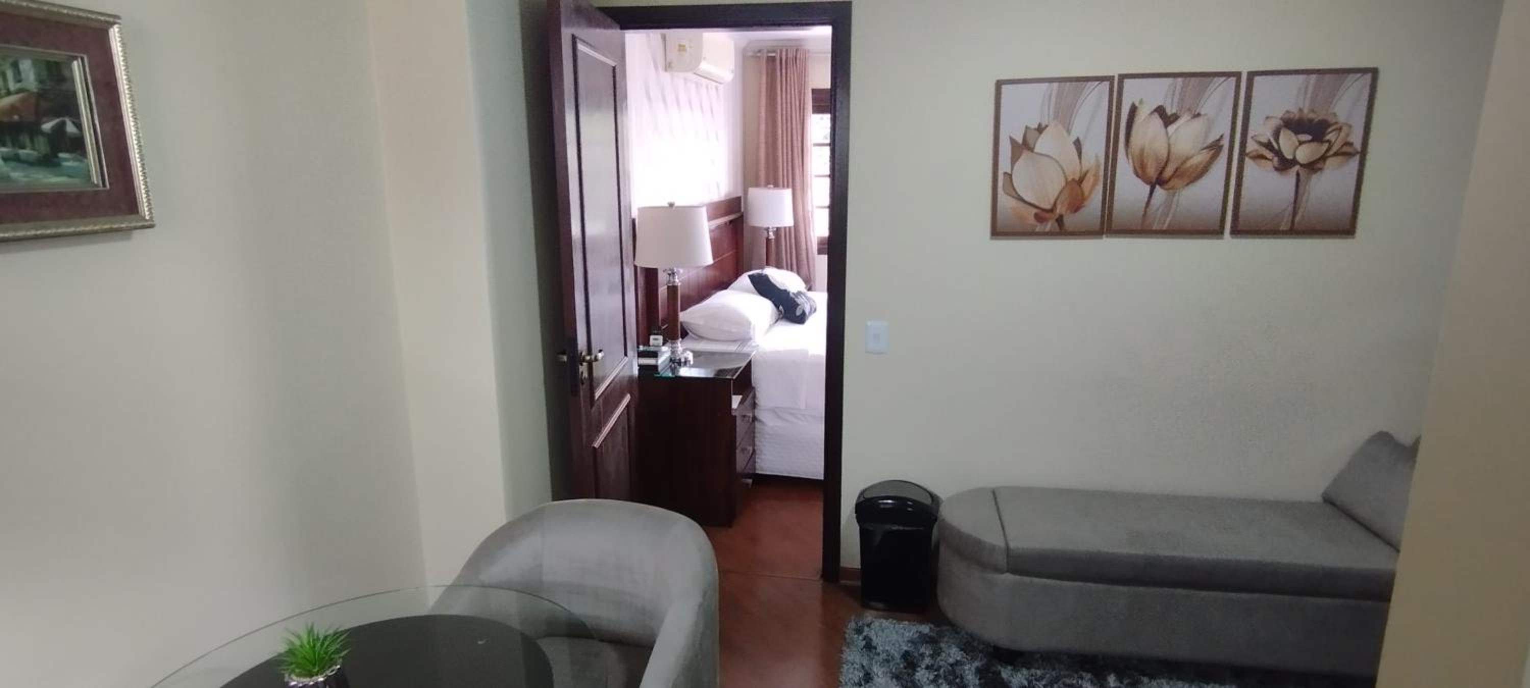 King Suite with Spa Bath - Photo 19