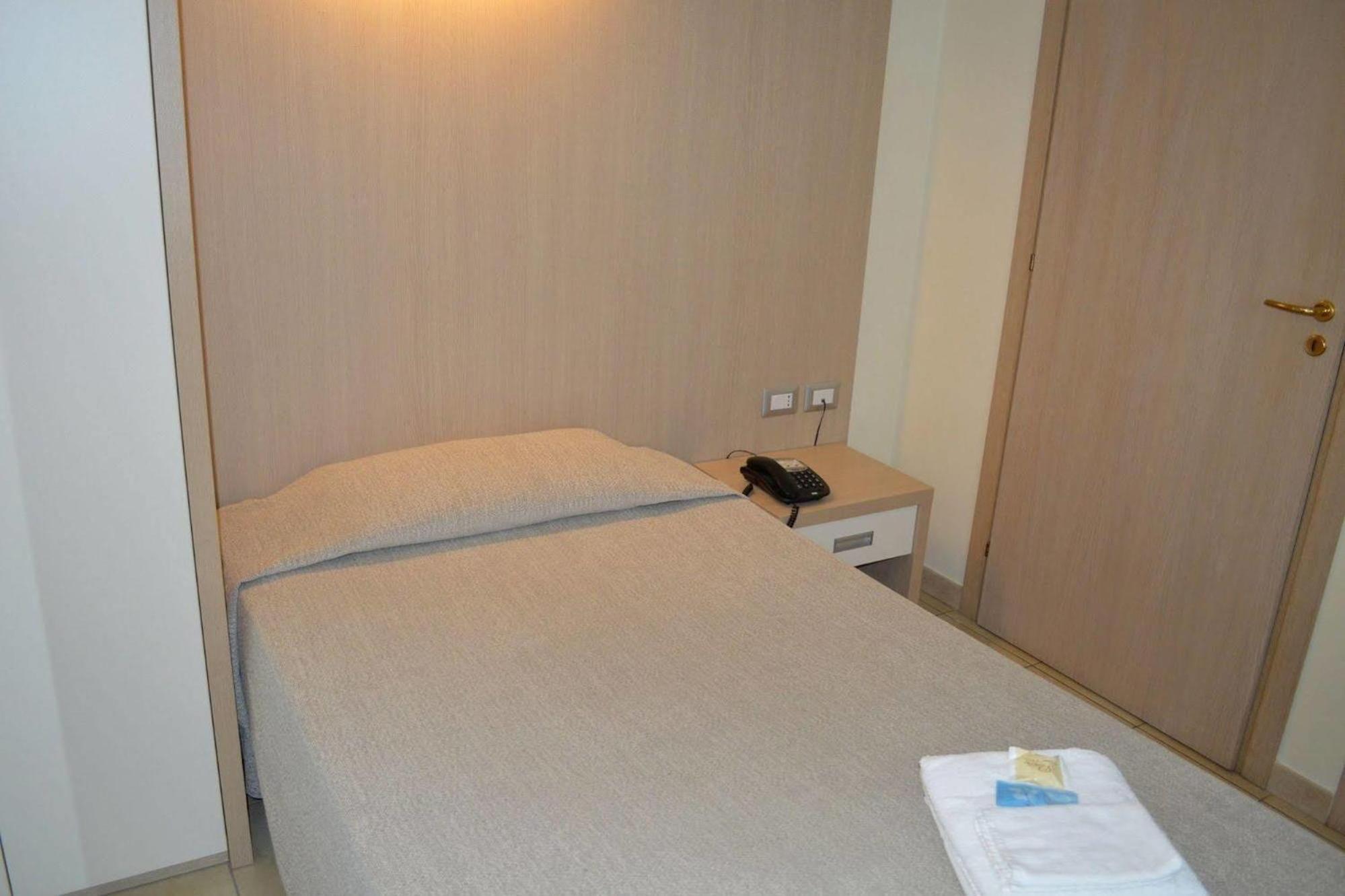 Small Double Room photo 3
