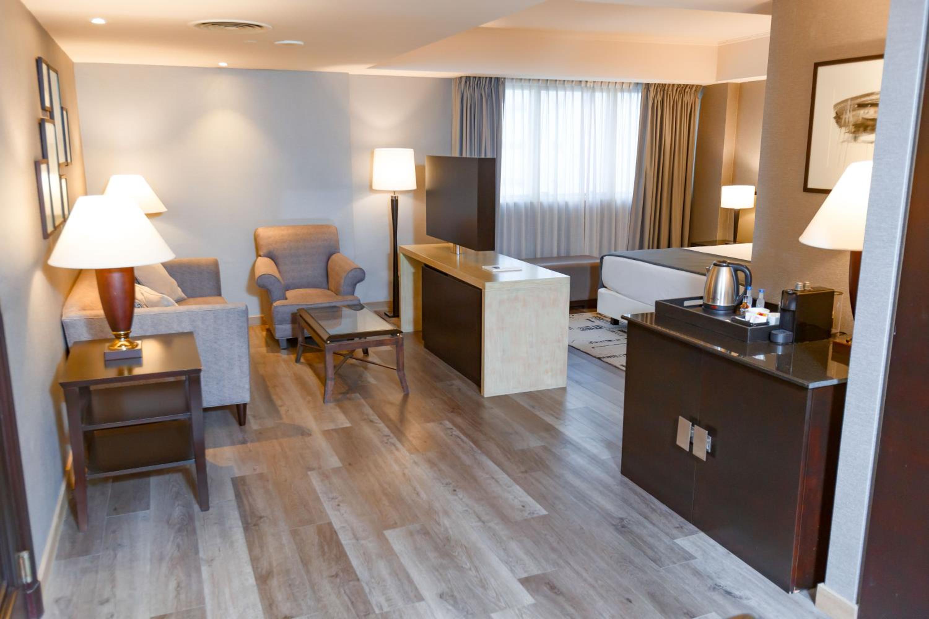 Junior King Suite with Seating Area