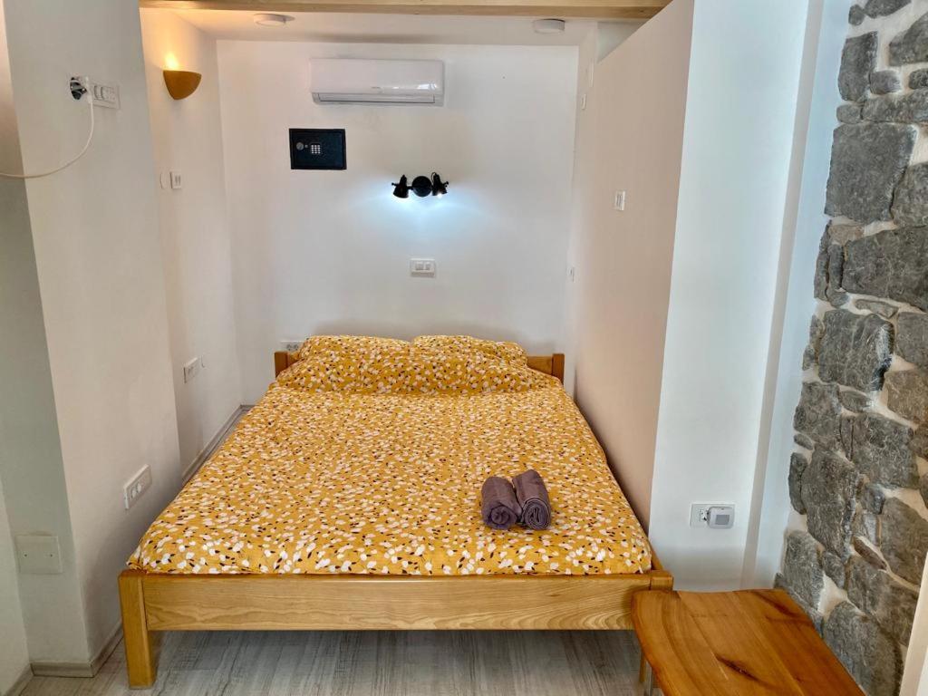 One-Bedroom Deluxe Apartment