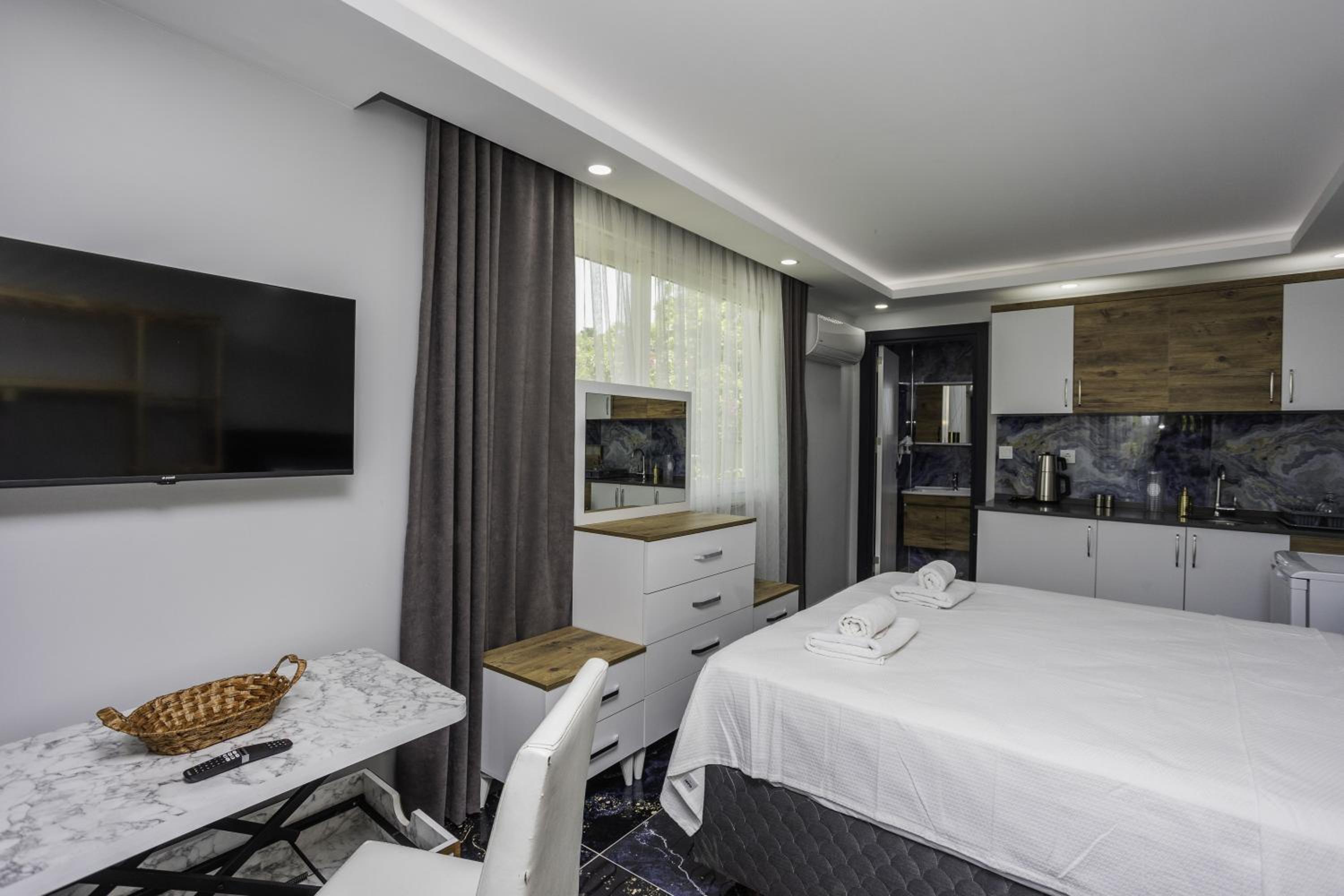 Standard Double Room - Photo 3
