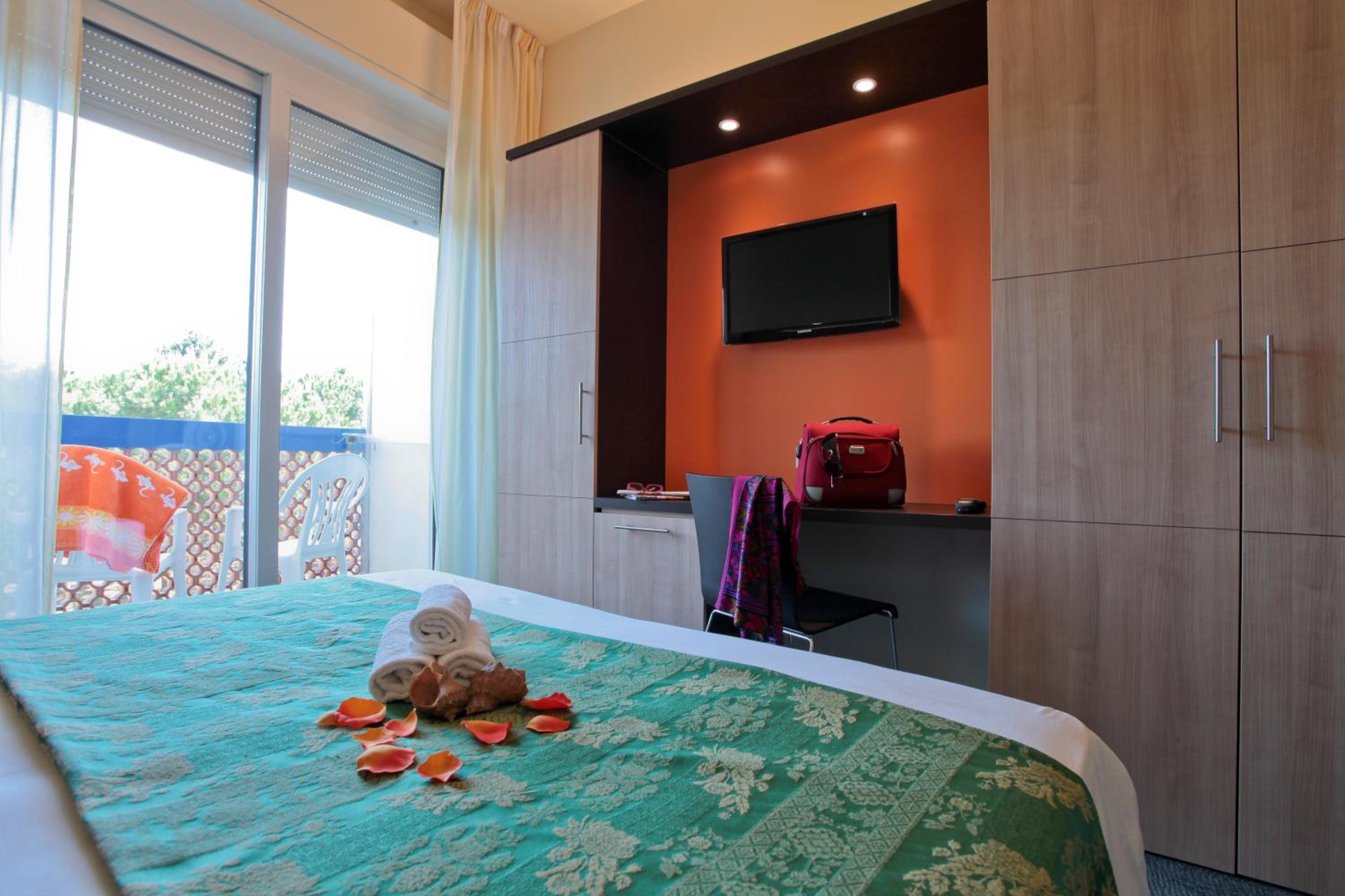 Triple Room - Photo 1
