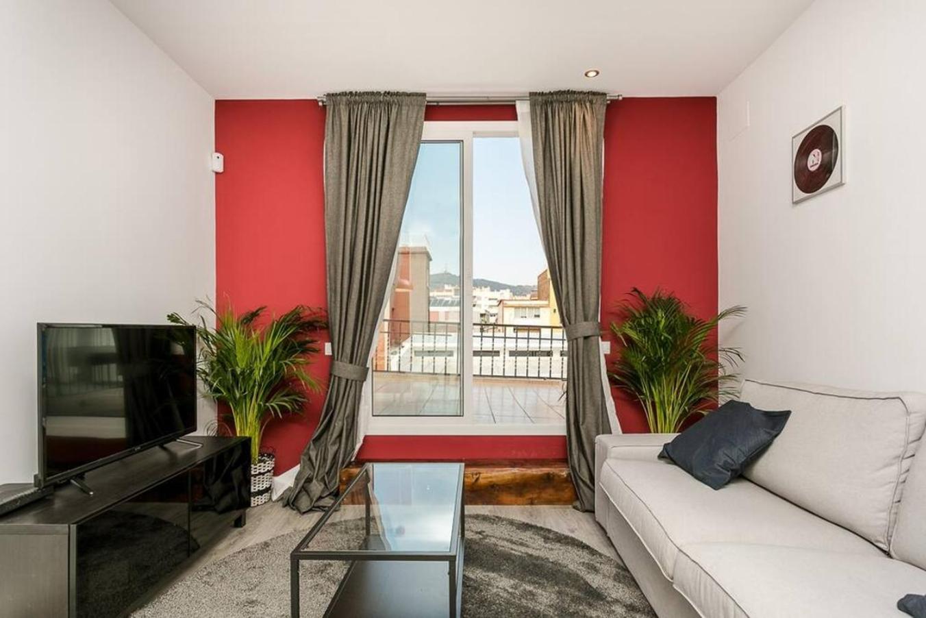 Apartment photo 2