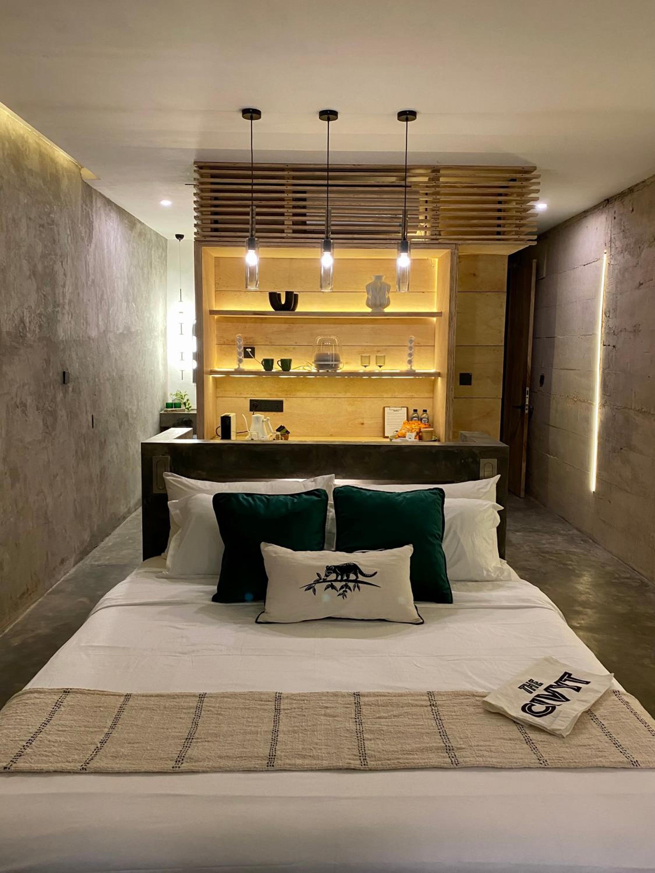 Deluxe Queen Room - Photo 2