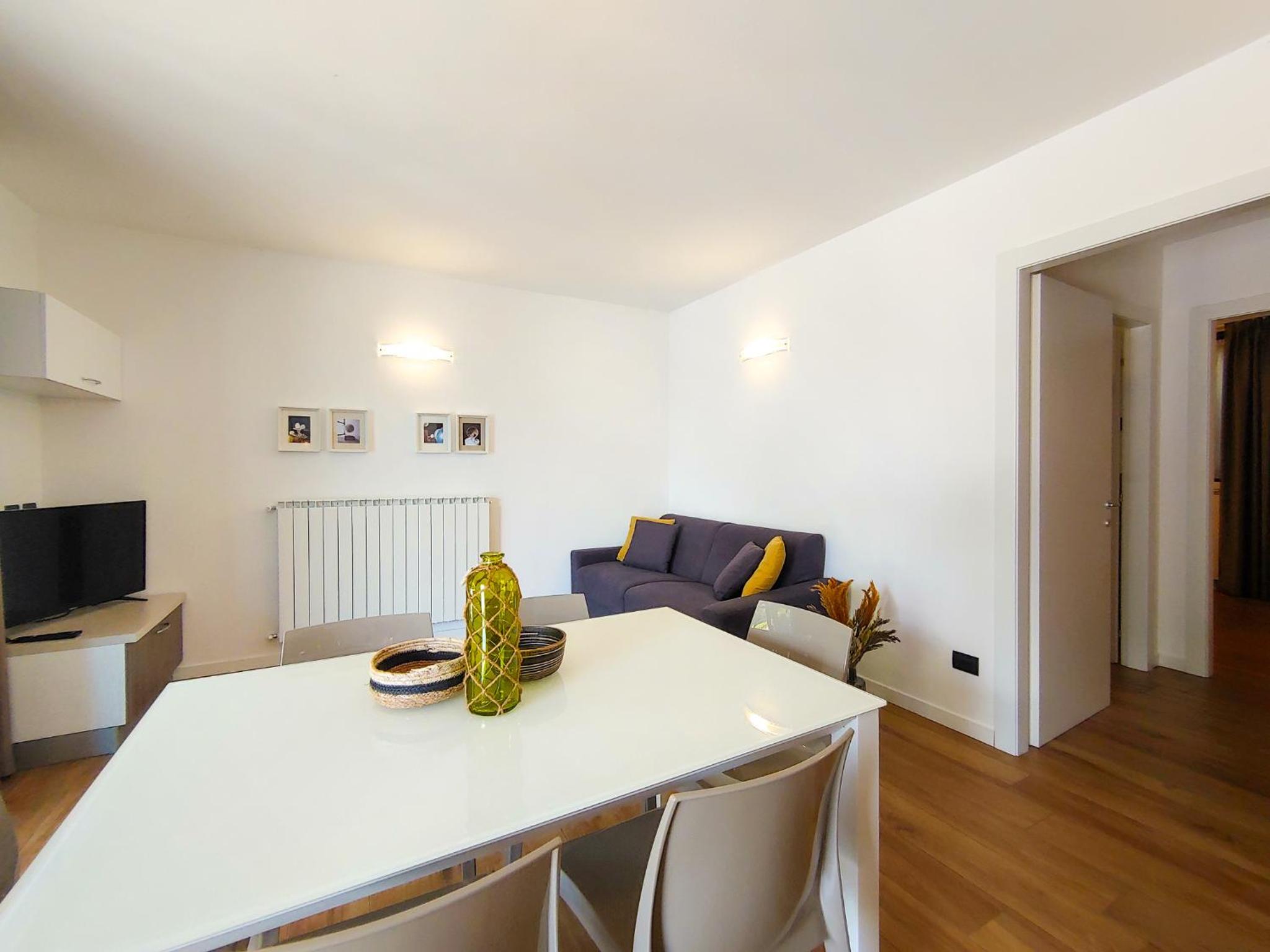 Apartment with Lake View