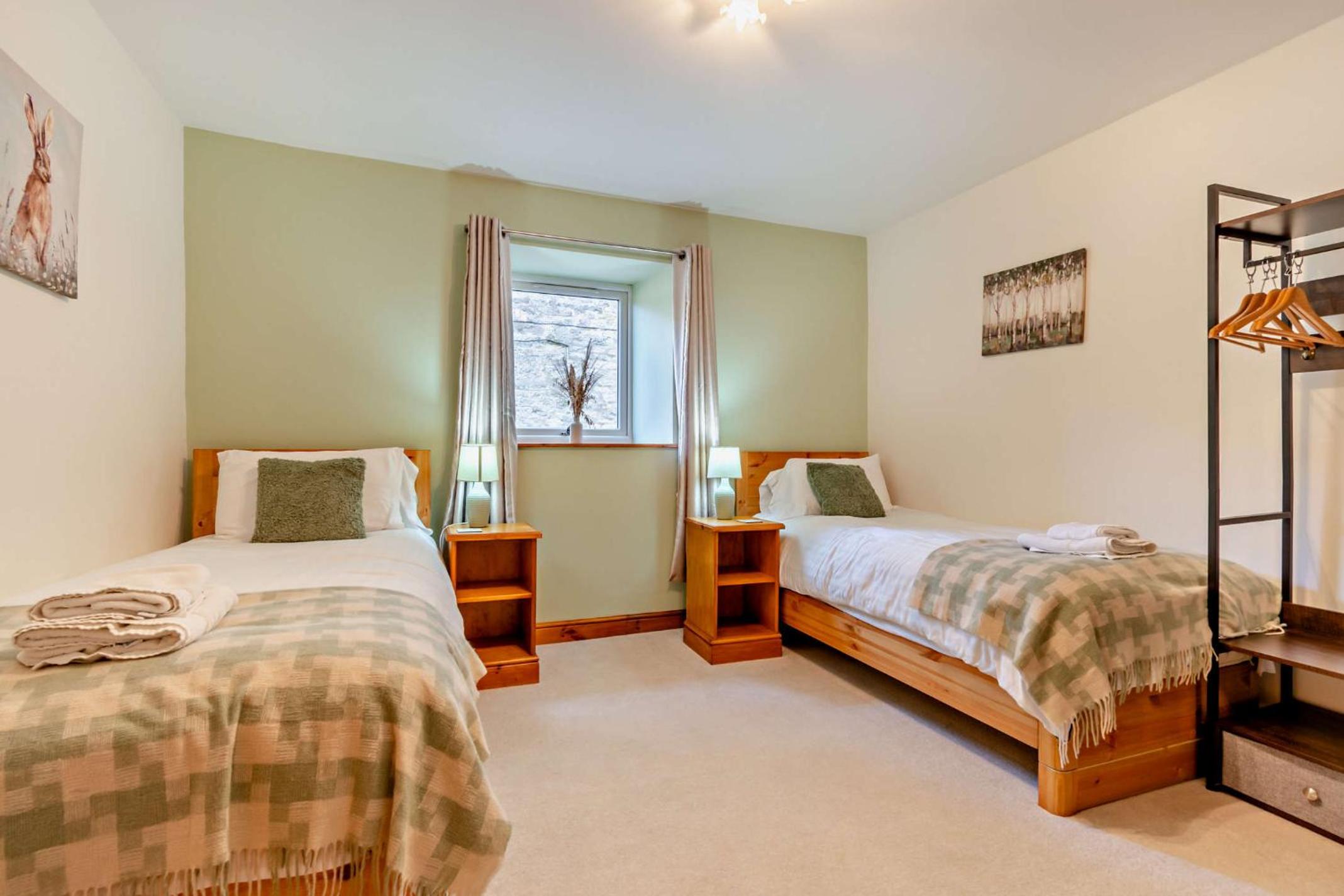 Three-Bedroom House photo 3