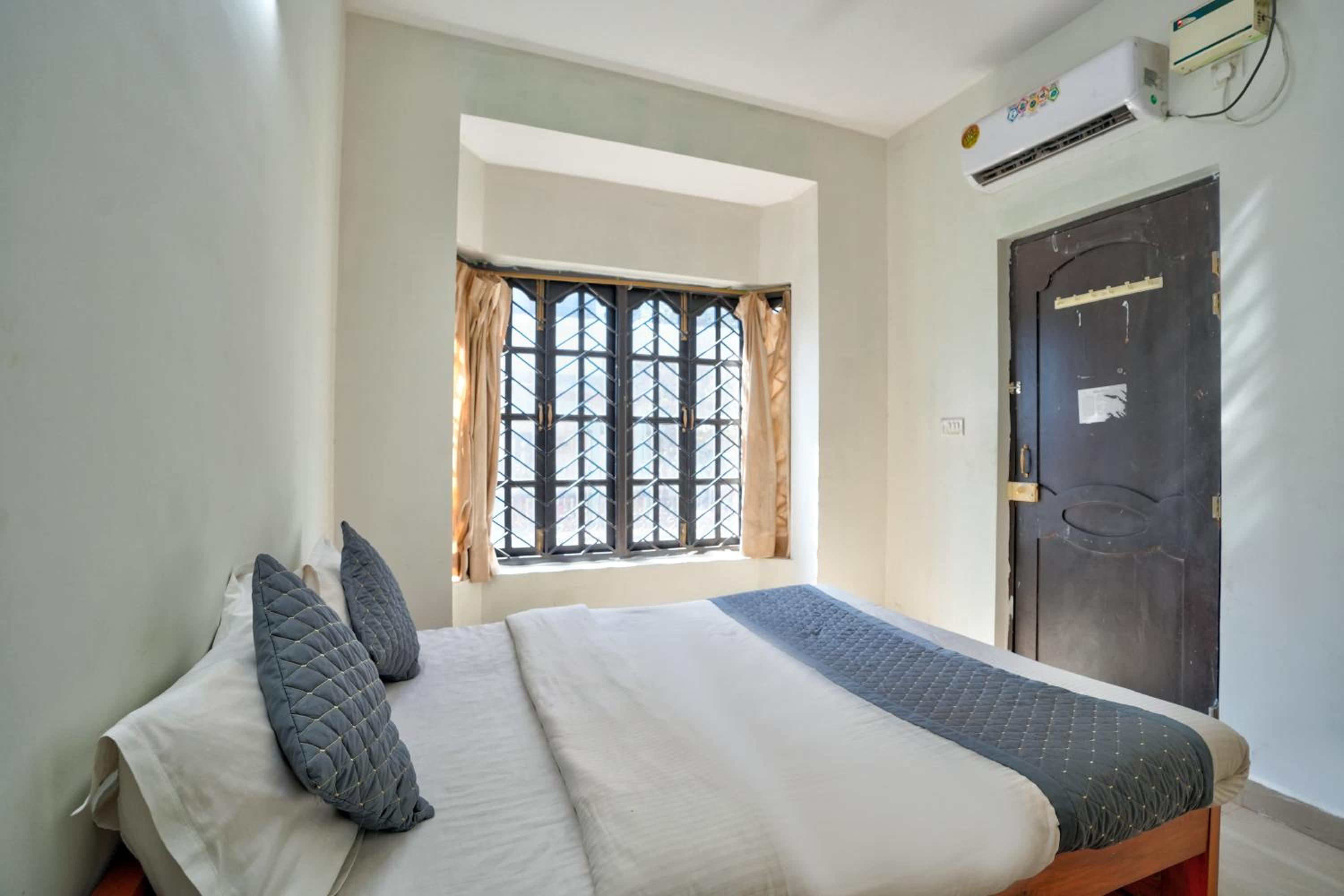 Budget Double Room photo 3