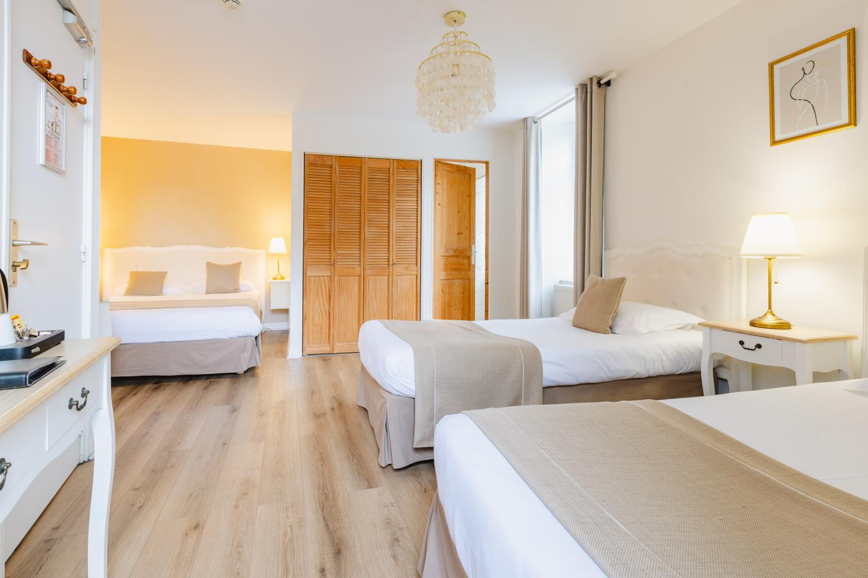Quadruple Room - Photo 16