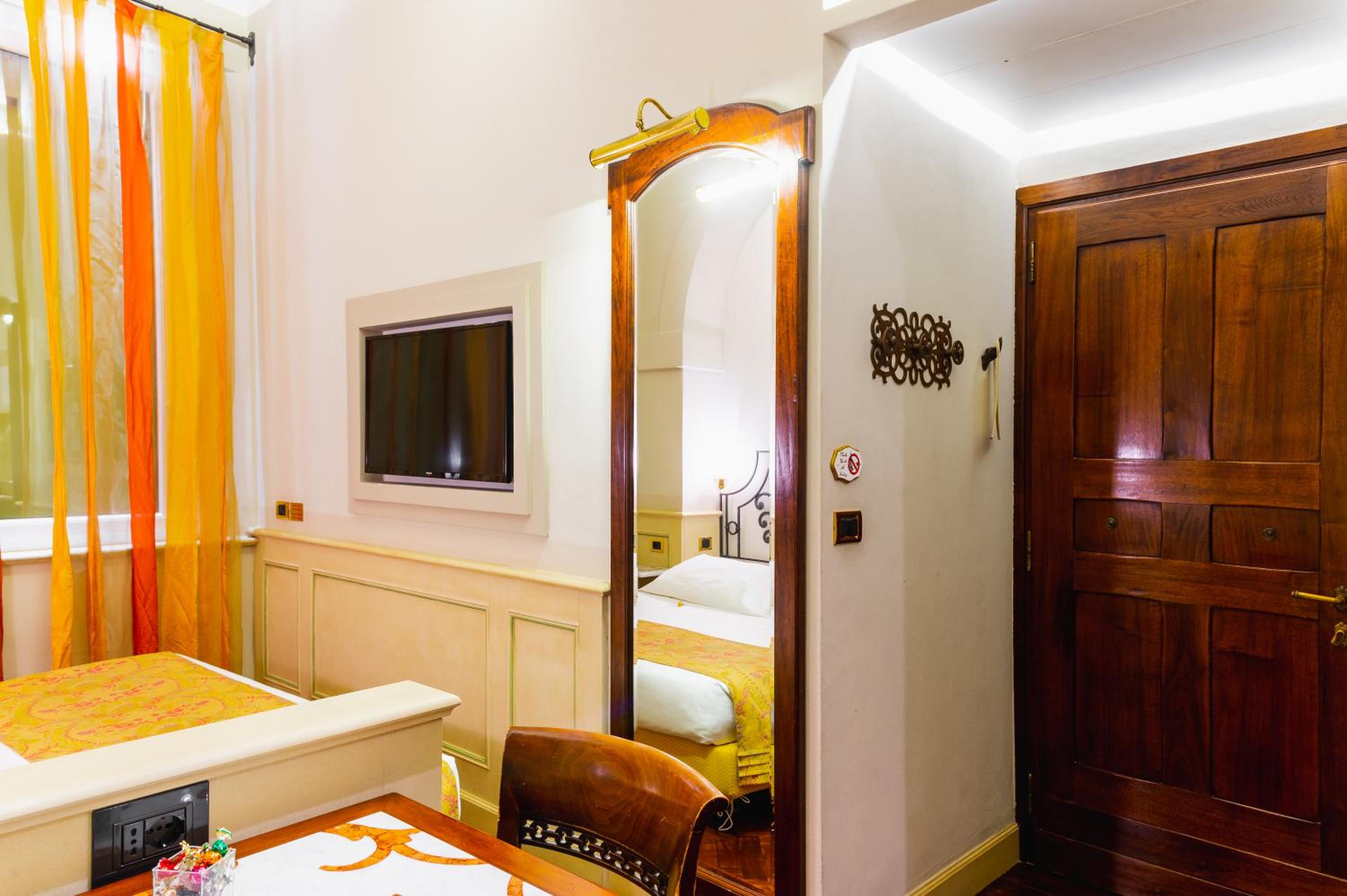 Standard Double Room - Photo 27