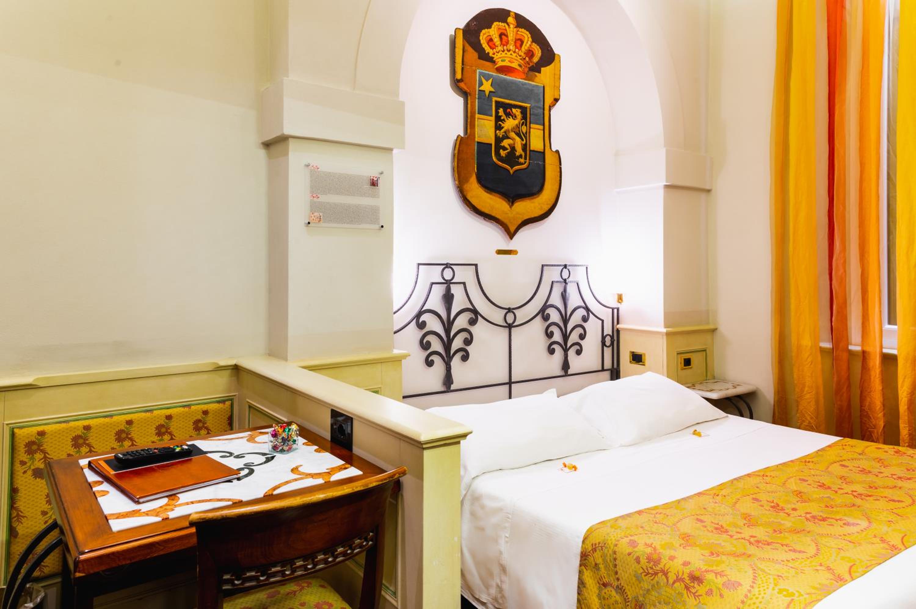 Standard Double Room - Photo 26