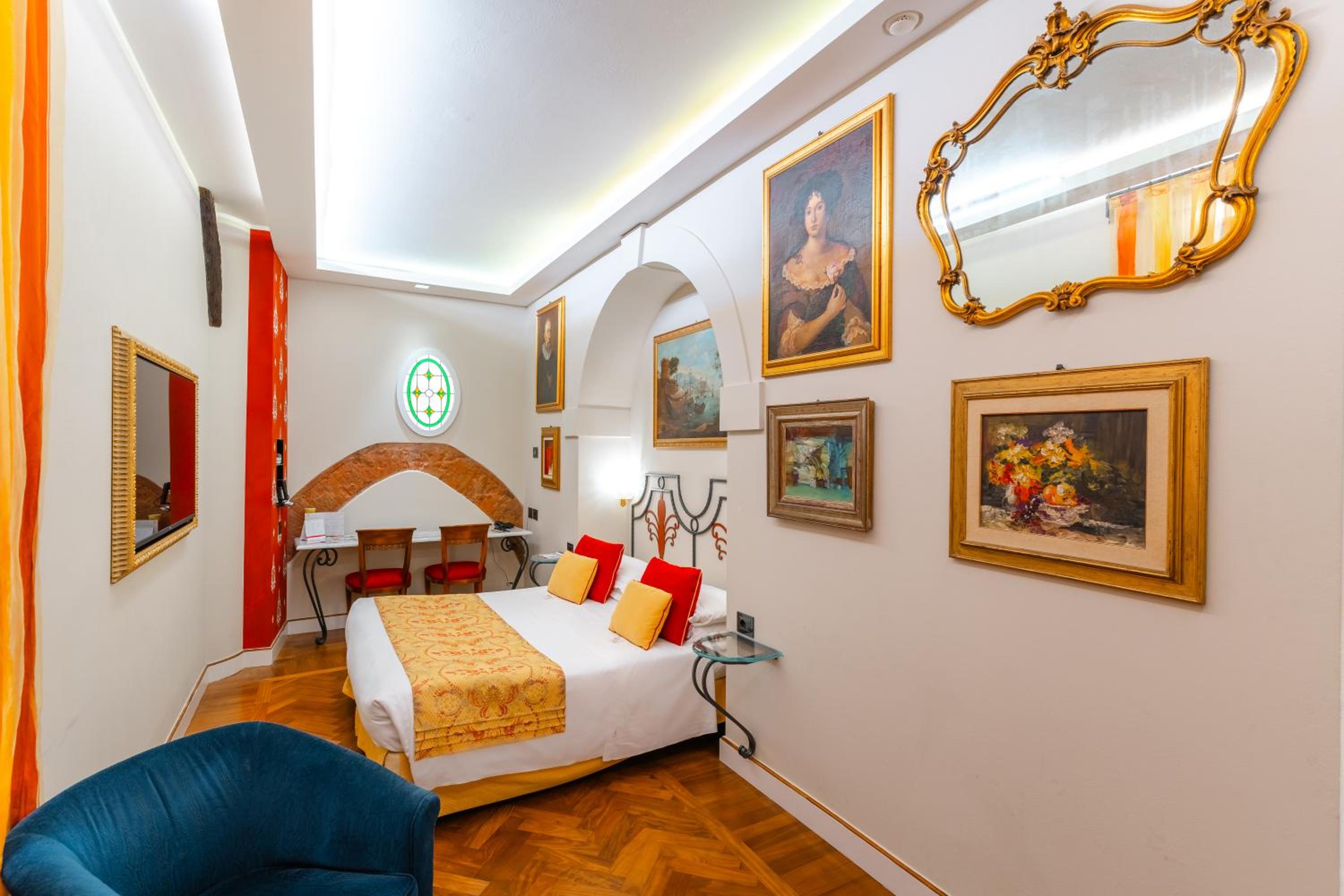 Standard Double Room - Photo 5