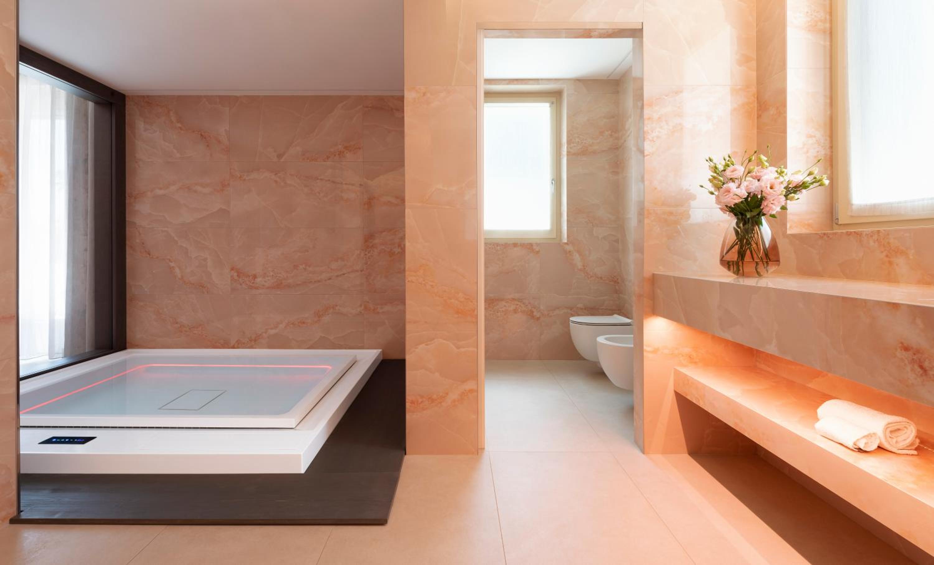 Suite with Spa Bath photo 2