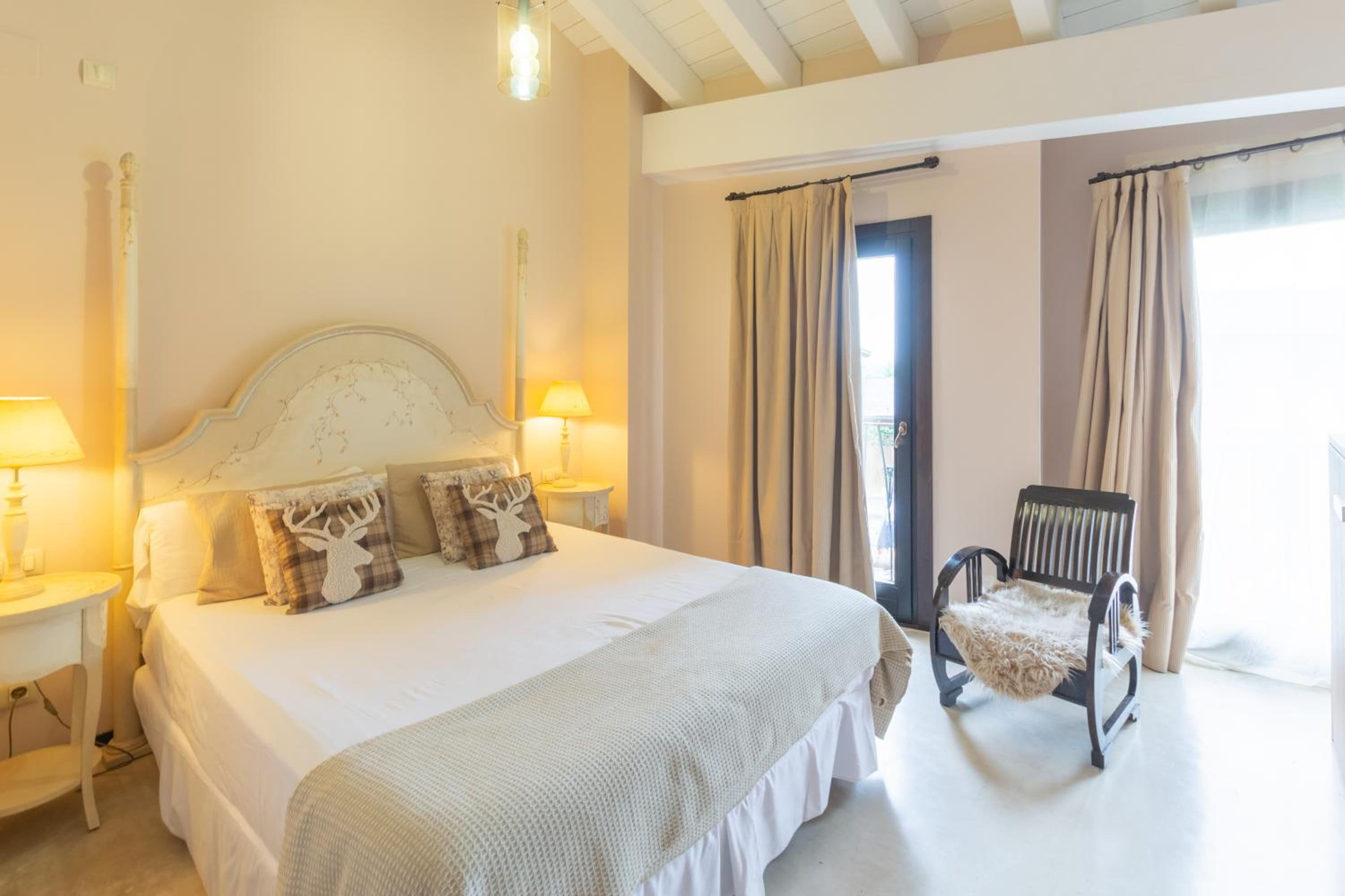Habitación Doble Deluxe (2 Adultos + 1 Niño)