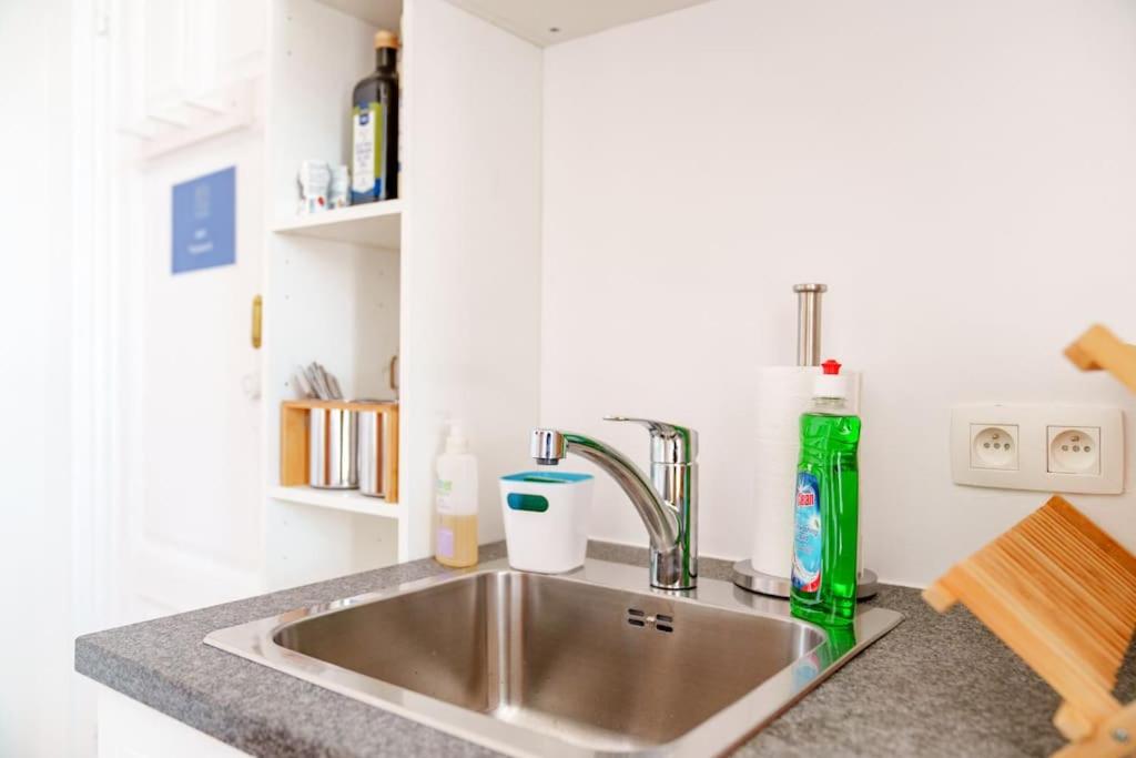 Studio Apartment - Photo 17