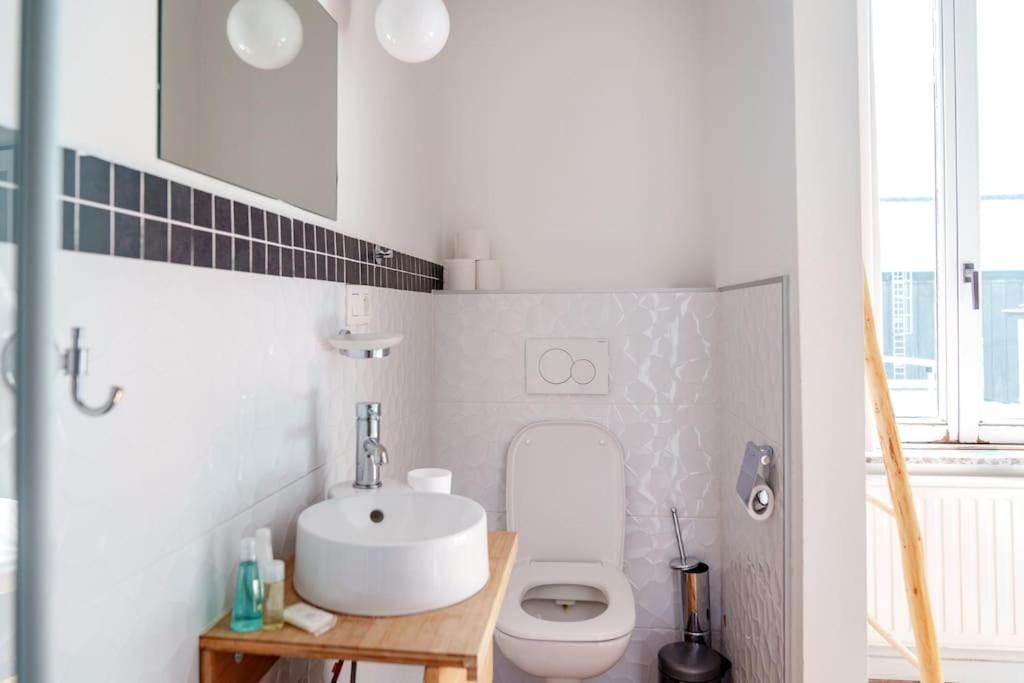 Studio Apartment - Photo 8