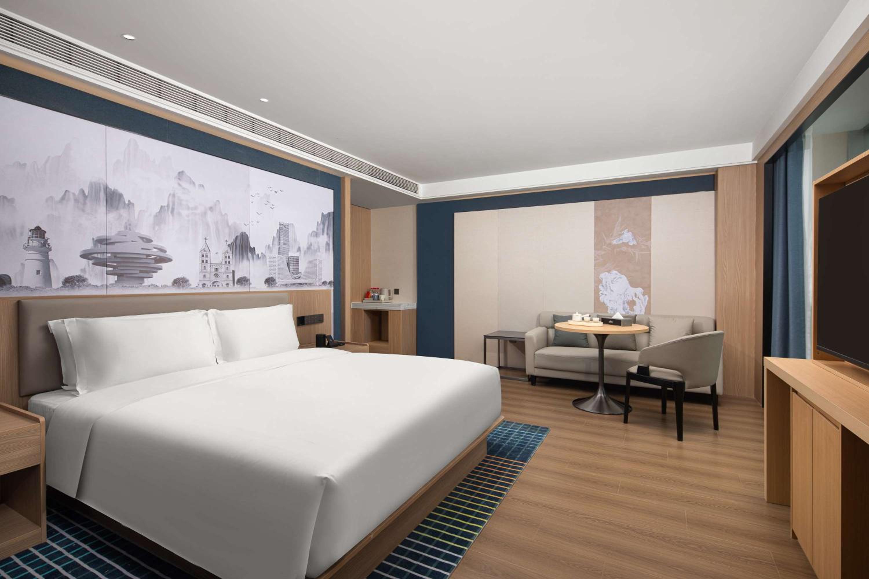 Deluxe King Room photo 1