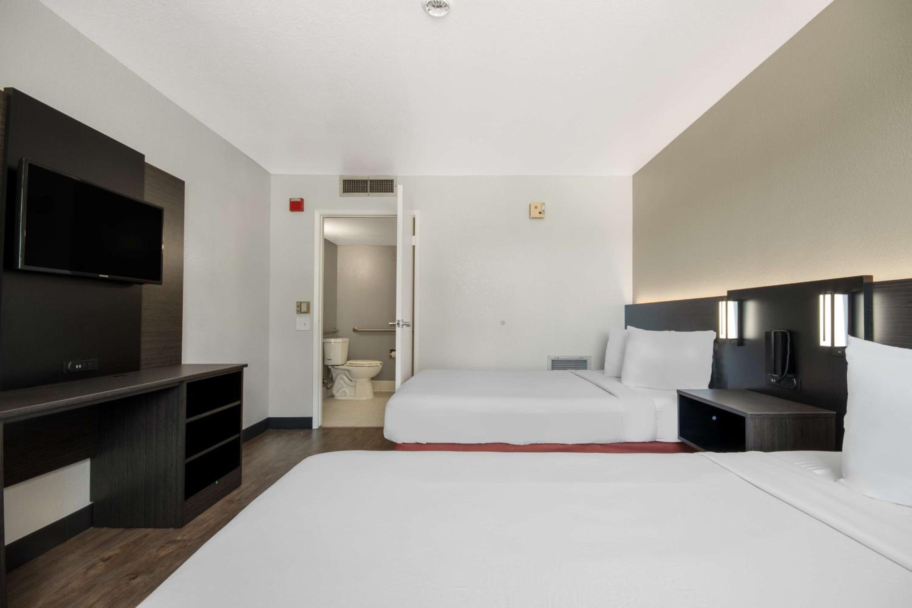 Queen Room with Two Queen Beds - Disability Access