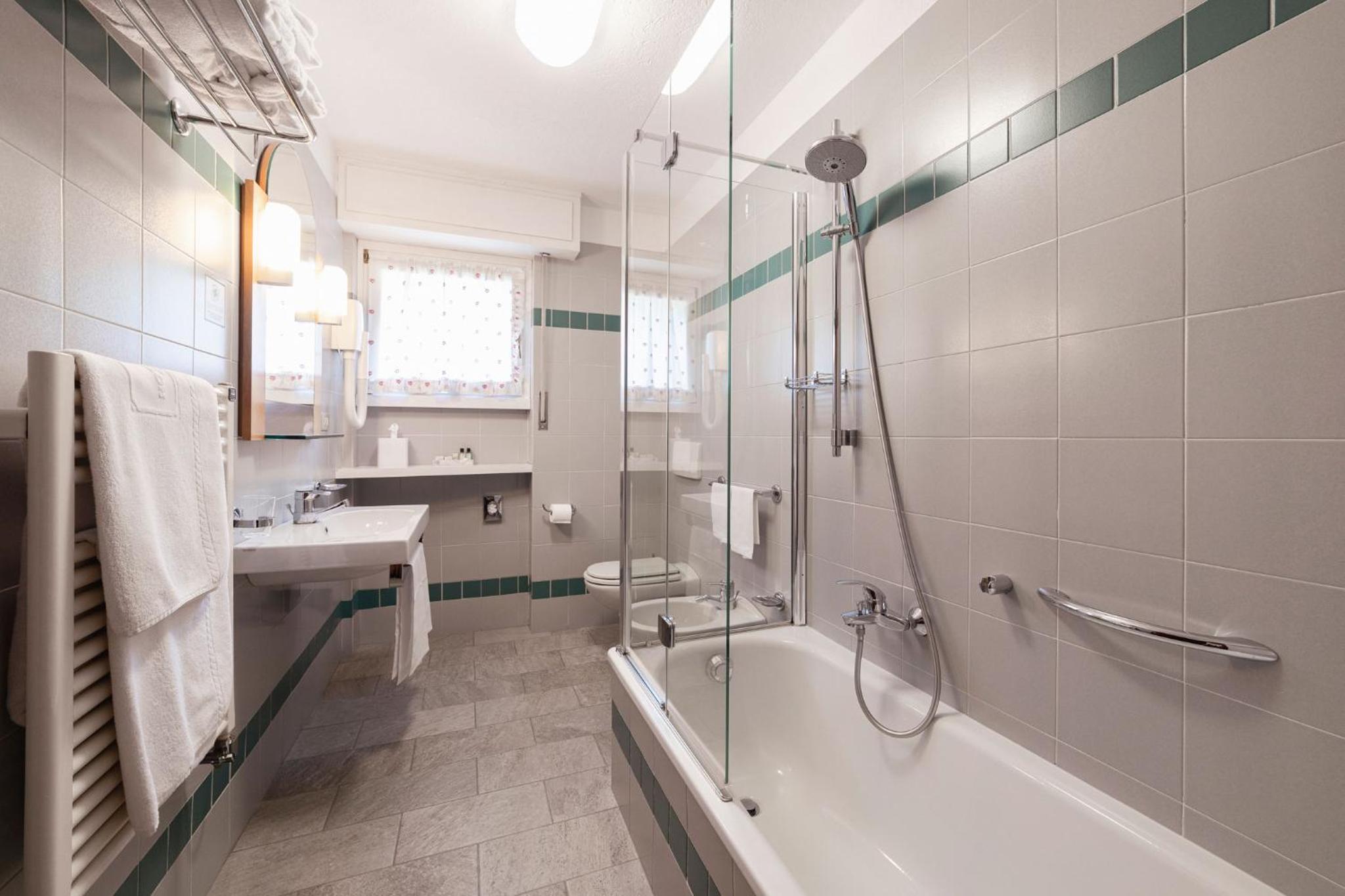 Standard Double or Twin Room photo 3