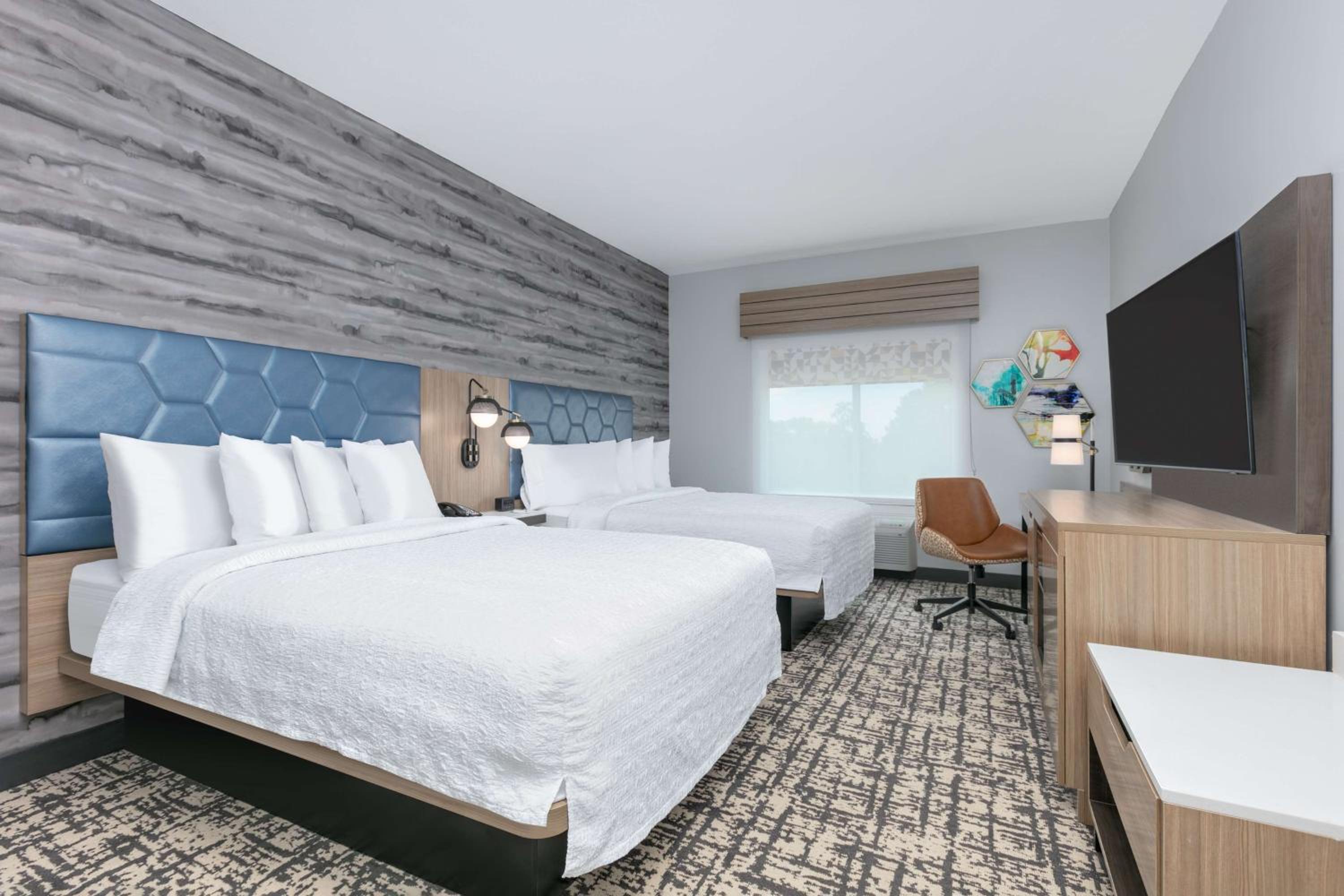 Queen Room with Two Queen Beds - Photo 1