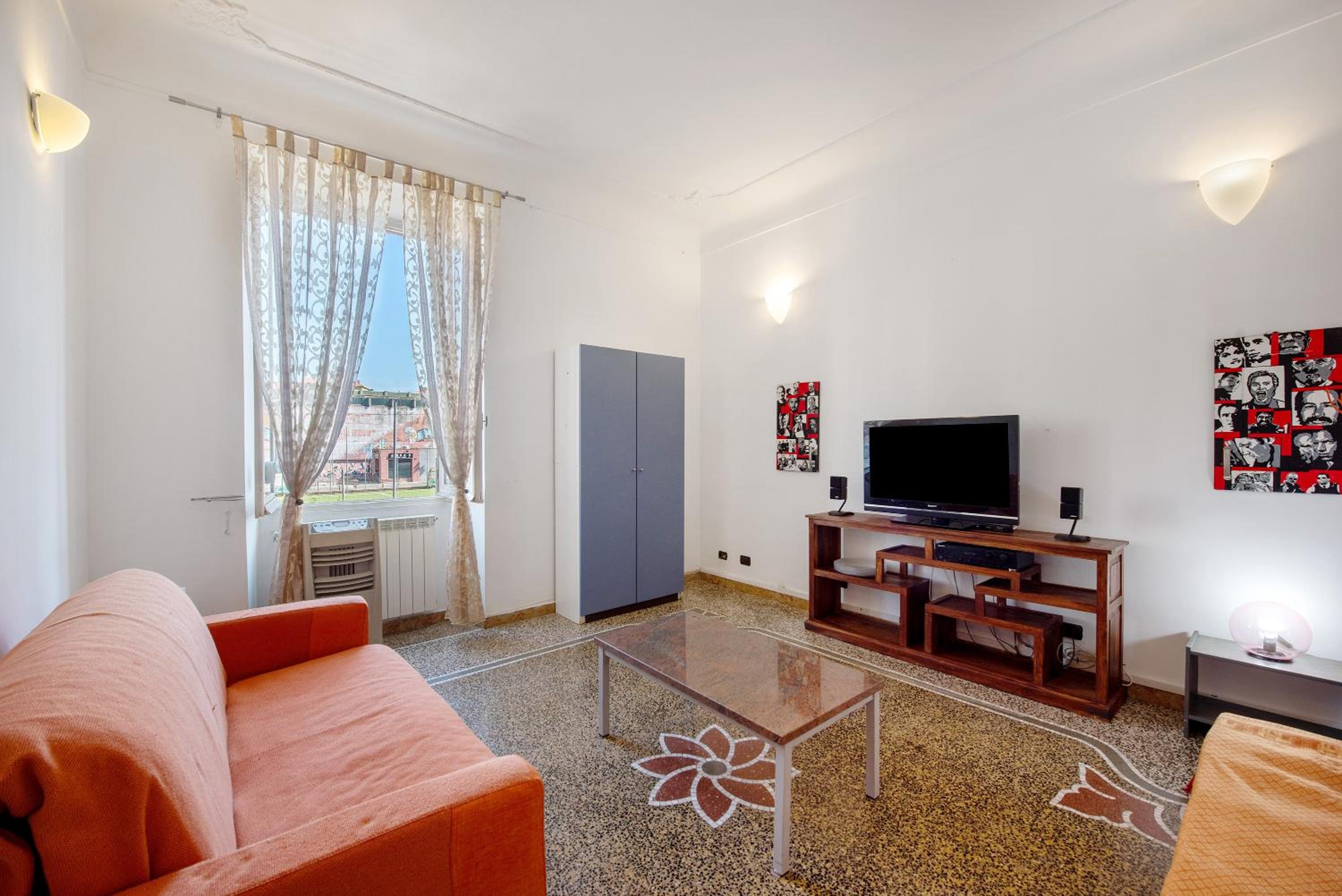 Superior One-Bedroom Apartment