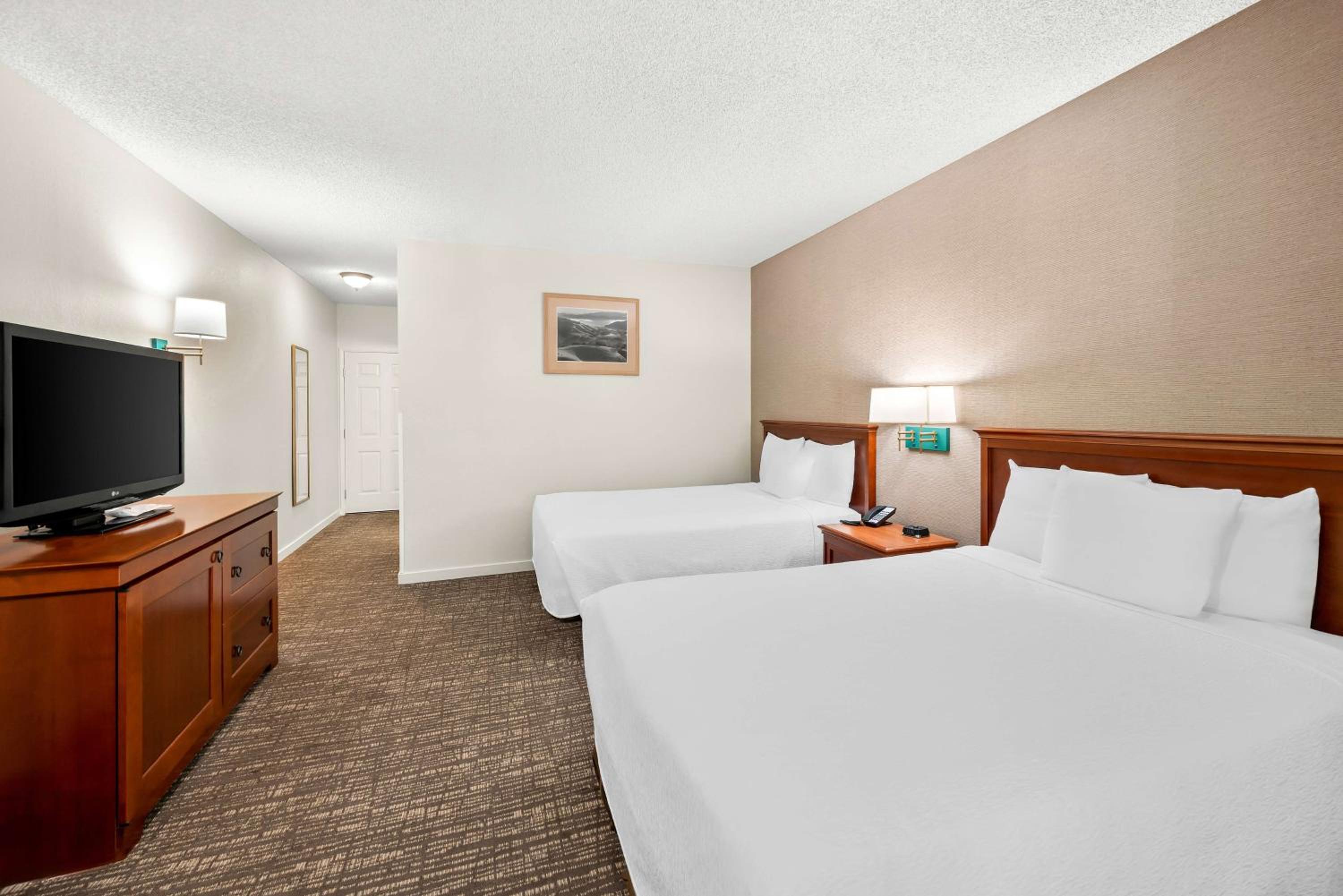 Double Room with Two Double Beds - Non-Smoking photo 1