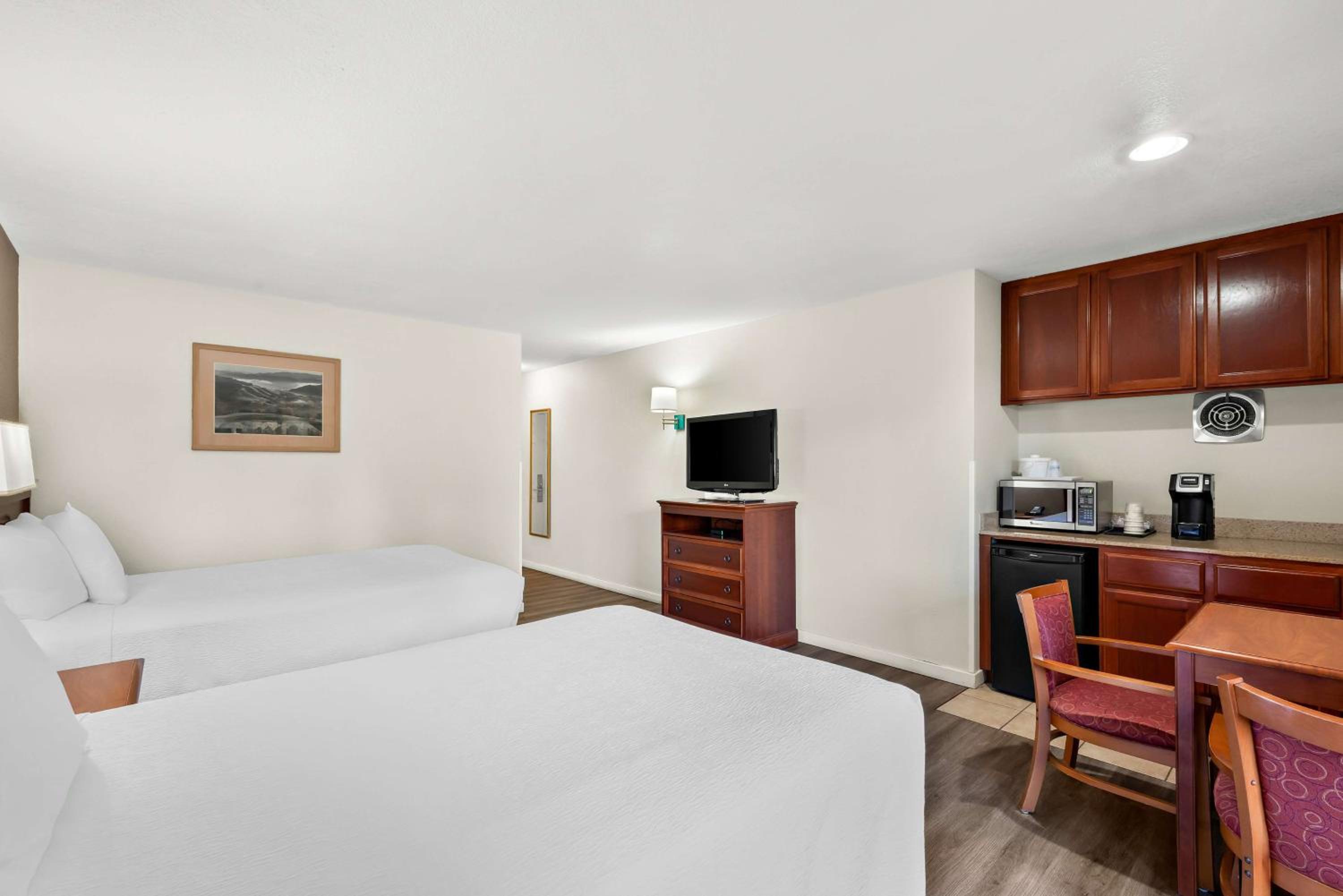 Double Room with Two Double Beds photo 1