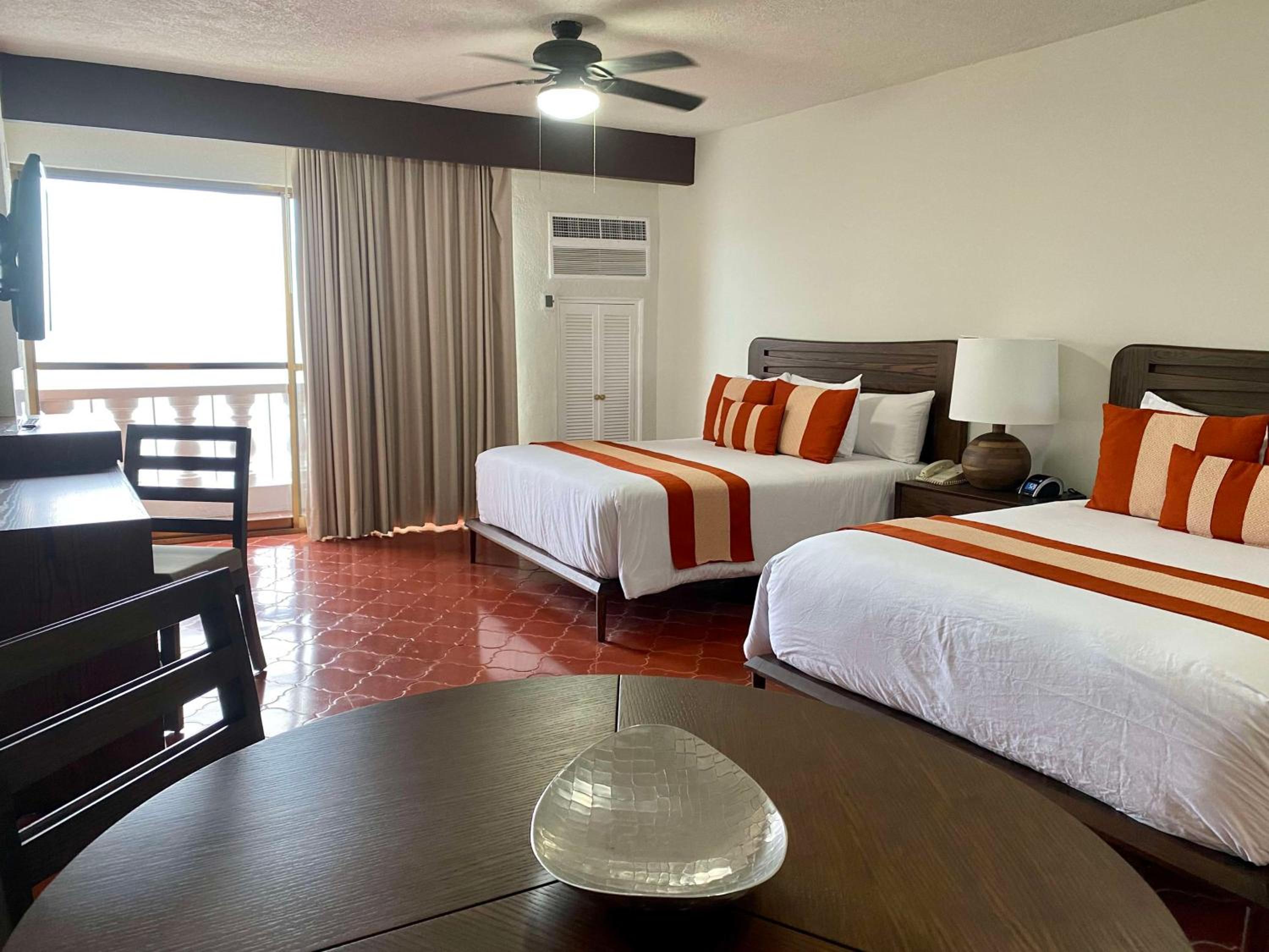 Deluxe 2 Queens Oceanfront - Photo 1