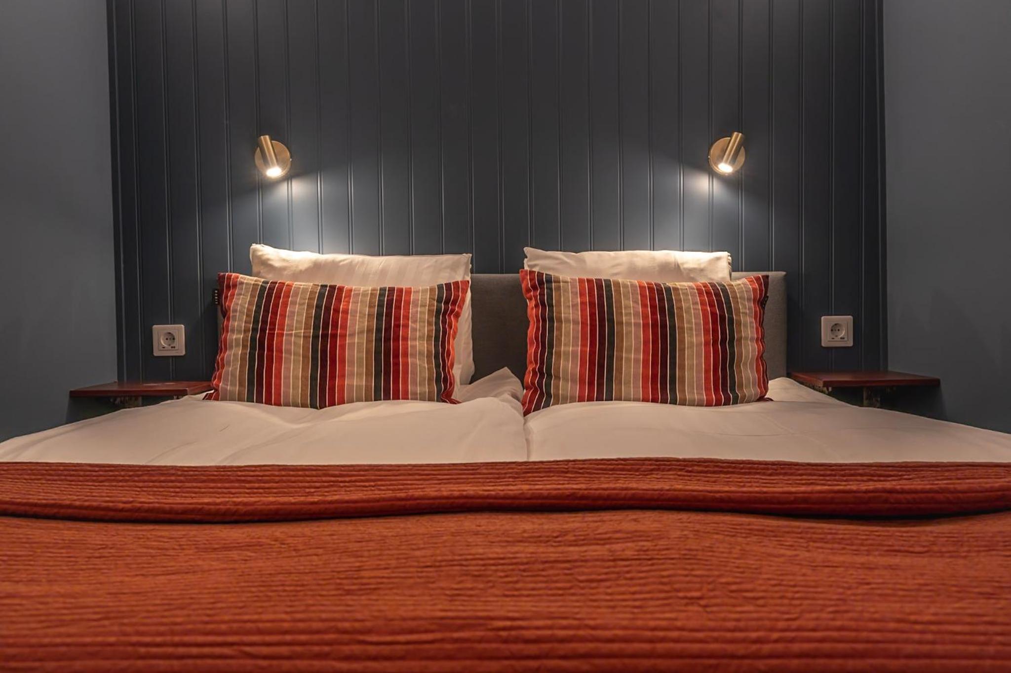 Small Double Room Without Window