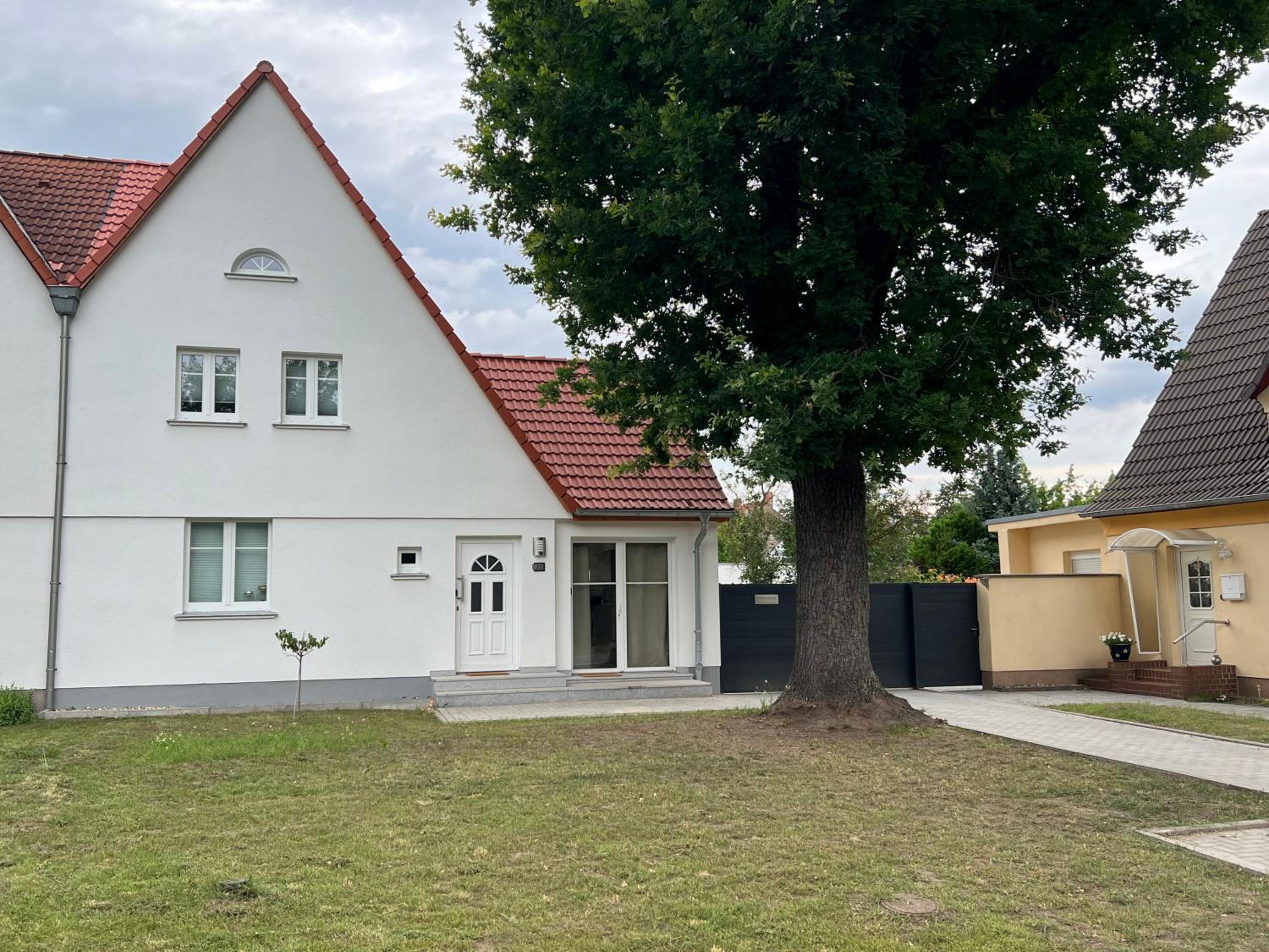 Two-Bedroom House photo 2