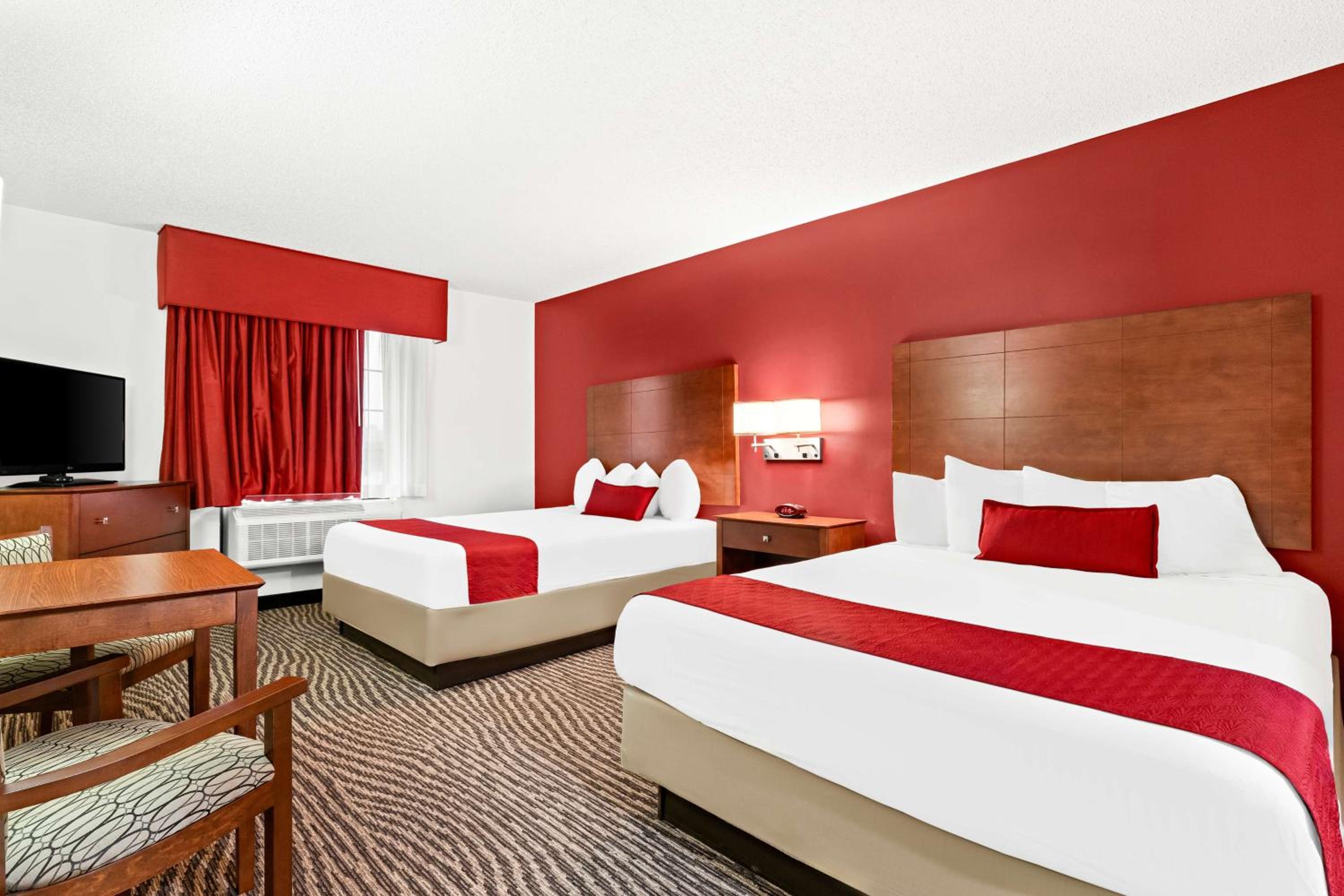 Queen Room with Two Queen Beds - Smoking photo 1