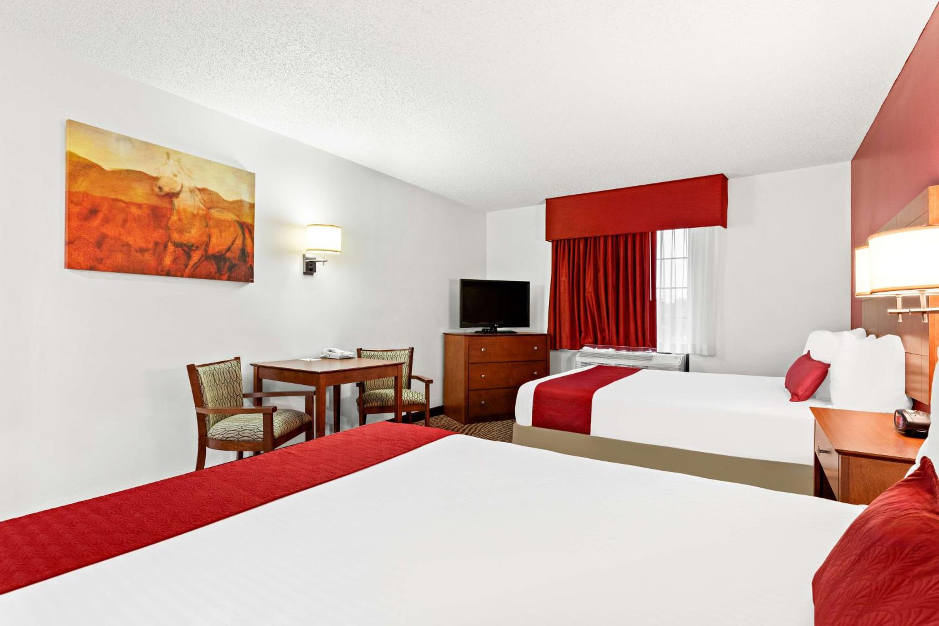 Queen Room with Two Queen Beds - Smoking photo 2