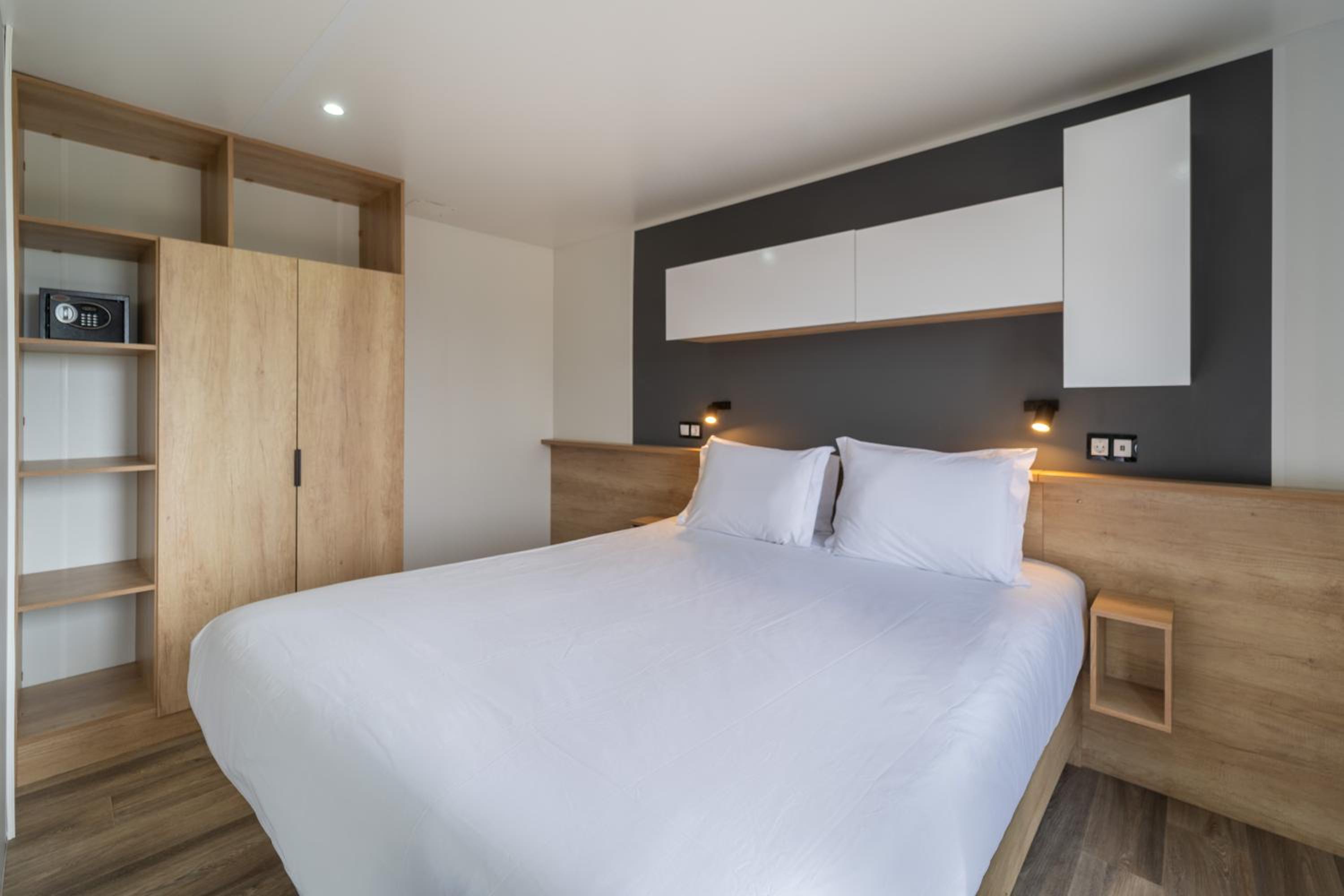 Deluxe Two-Bedroom Bungalow with Panoramic View