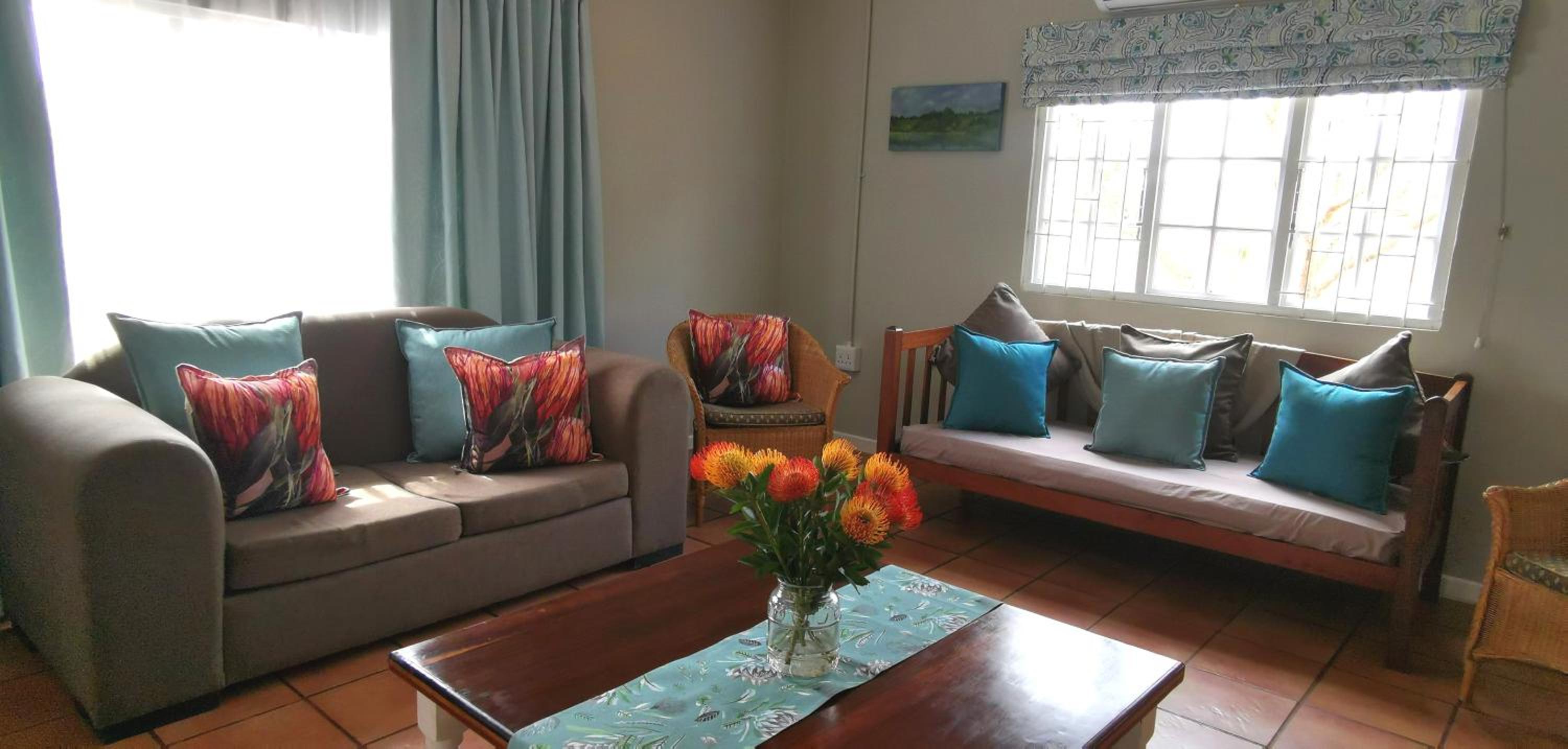 Two-Bedroom Apartment with View photo 3