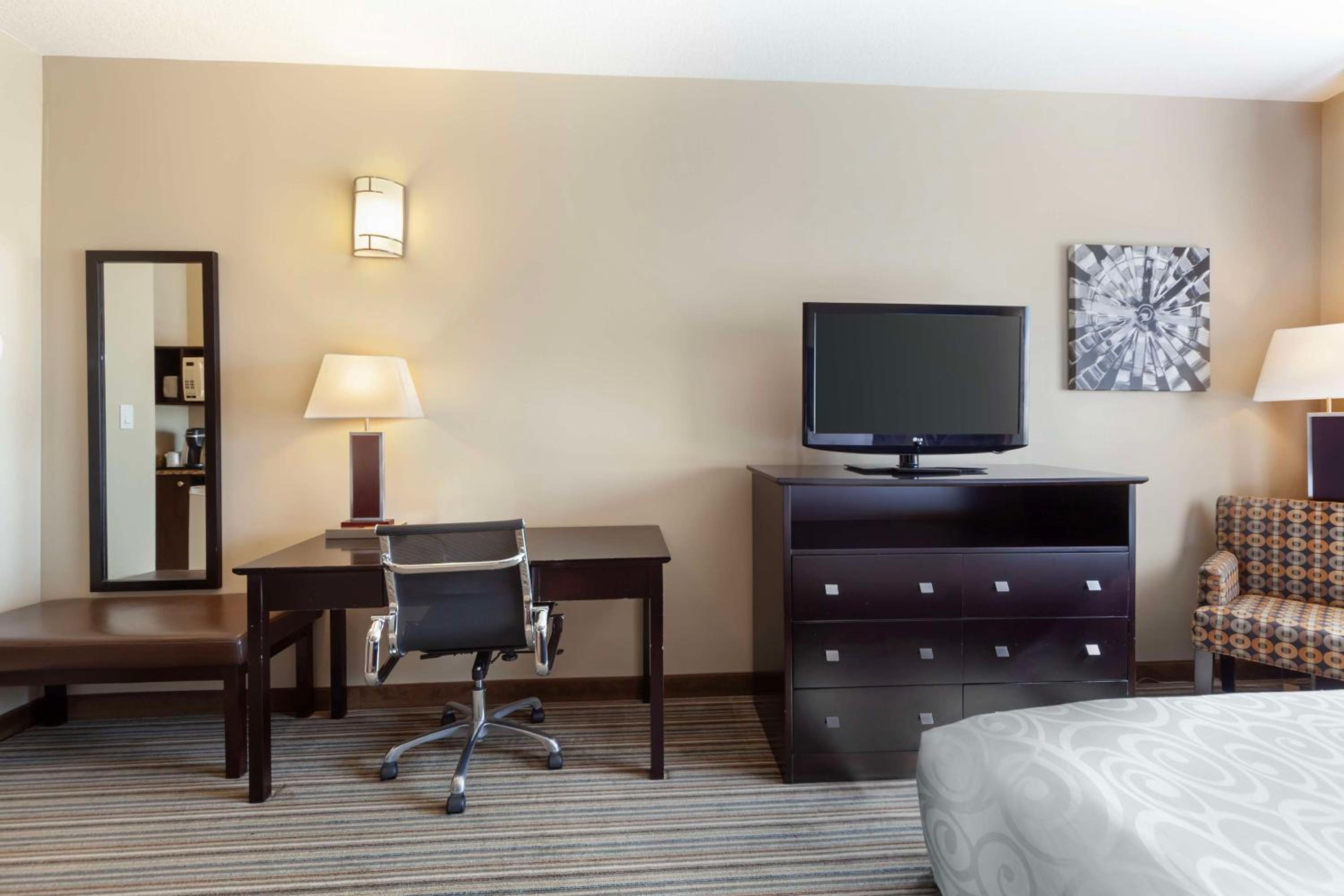 King Suite with Sofa Bed photo 1