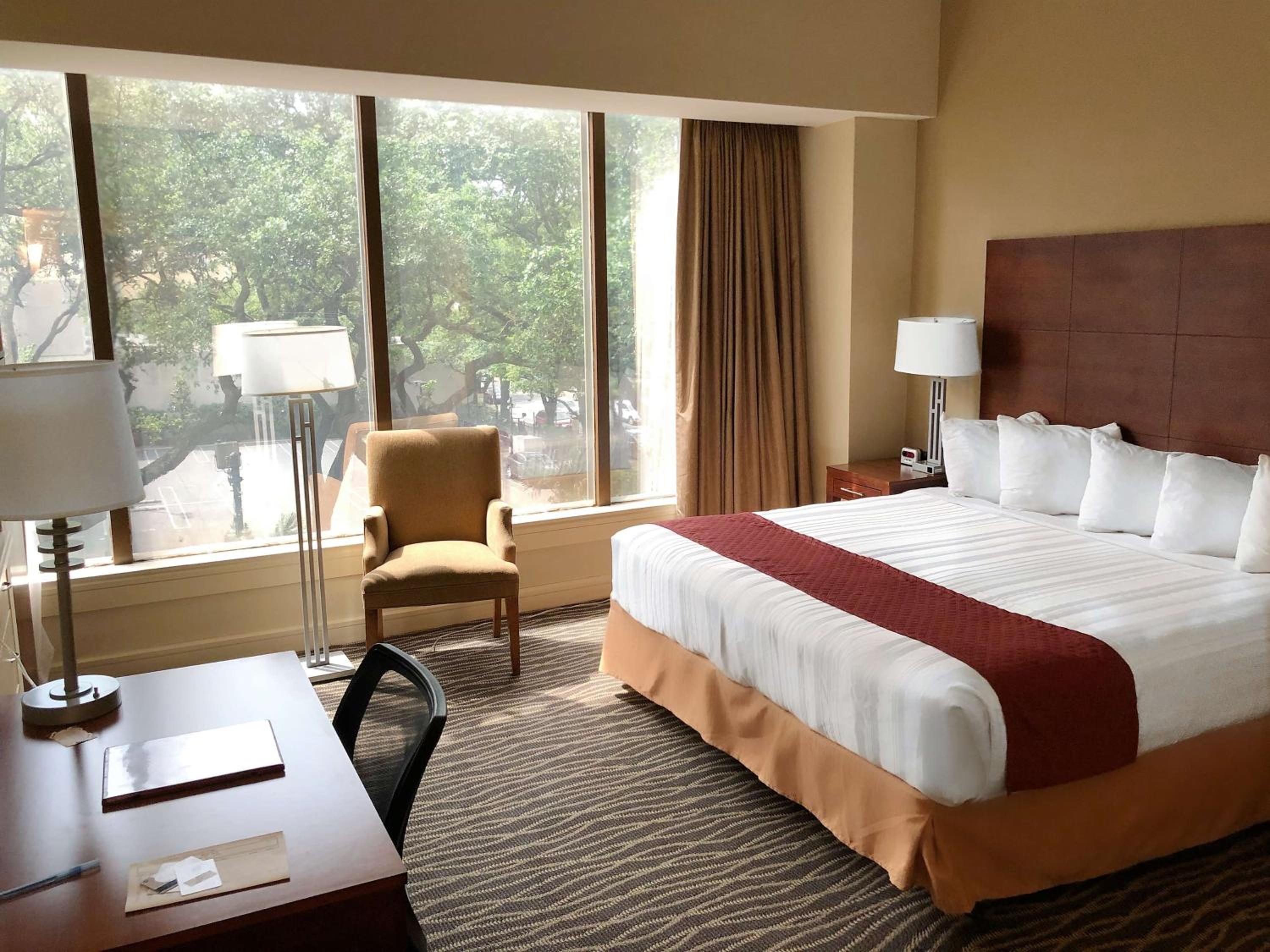 King Room with City View - Photo 6
